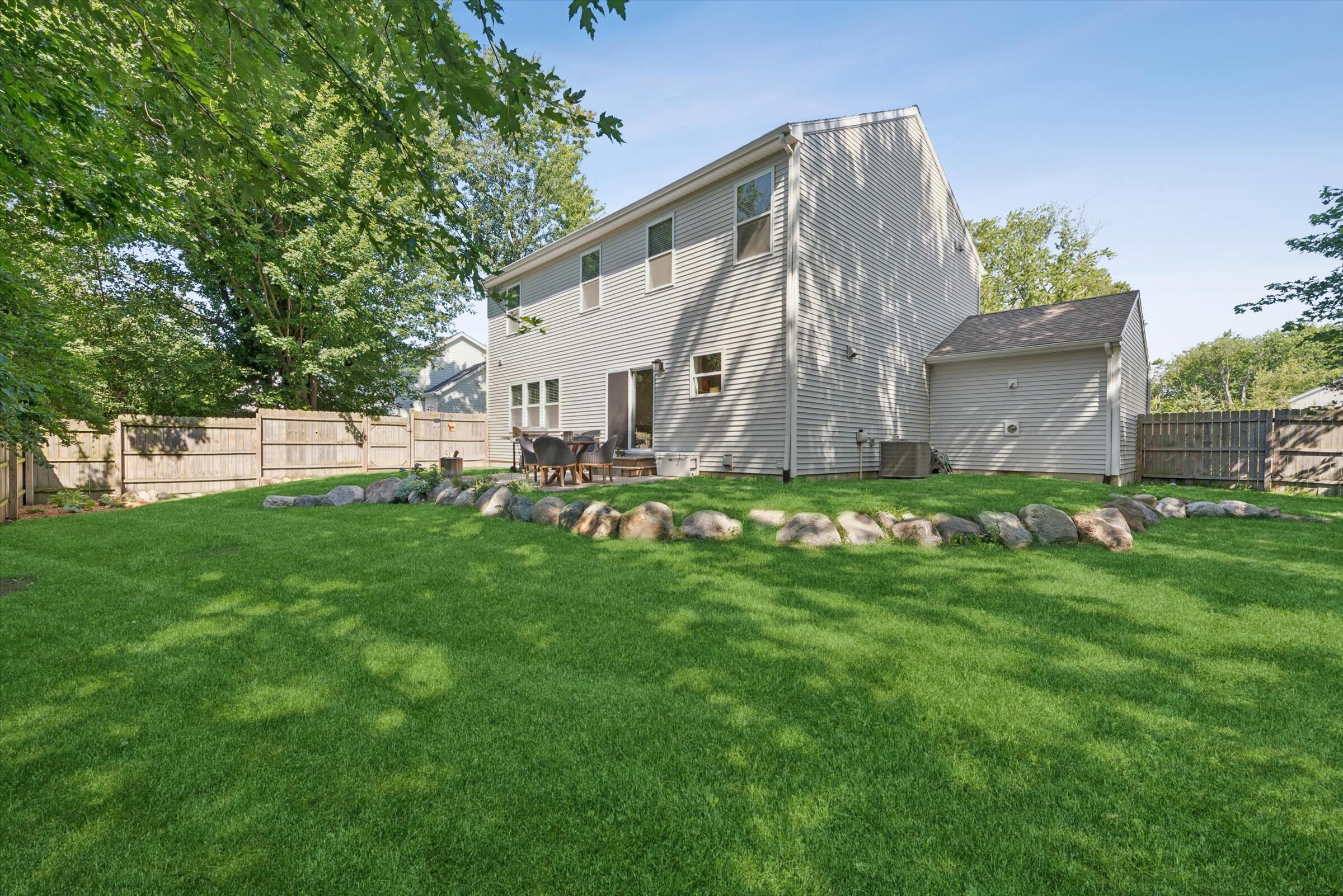 7242 Pacific Avenue South Haven MI 49090
