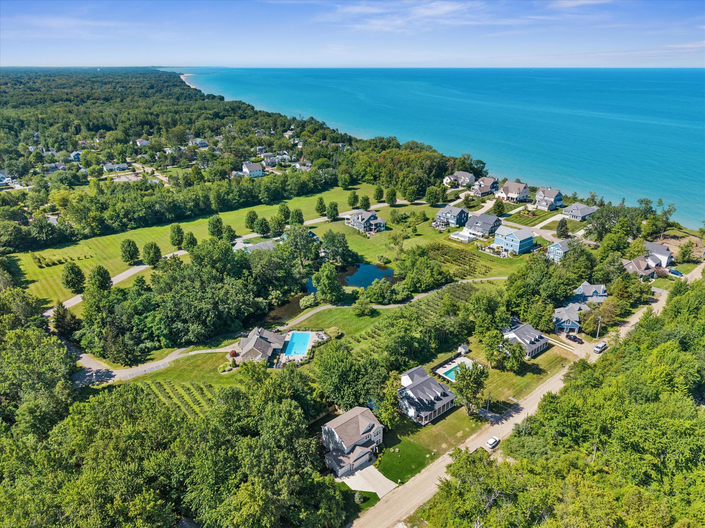 7242 Pacific Avenue South Haven MI 49090