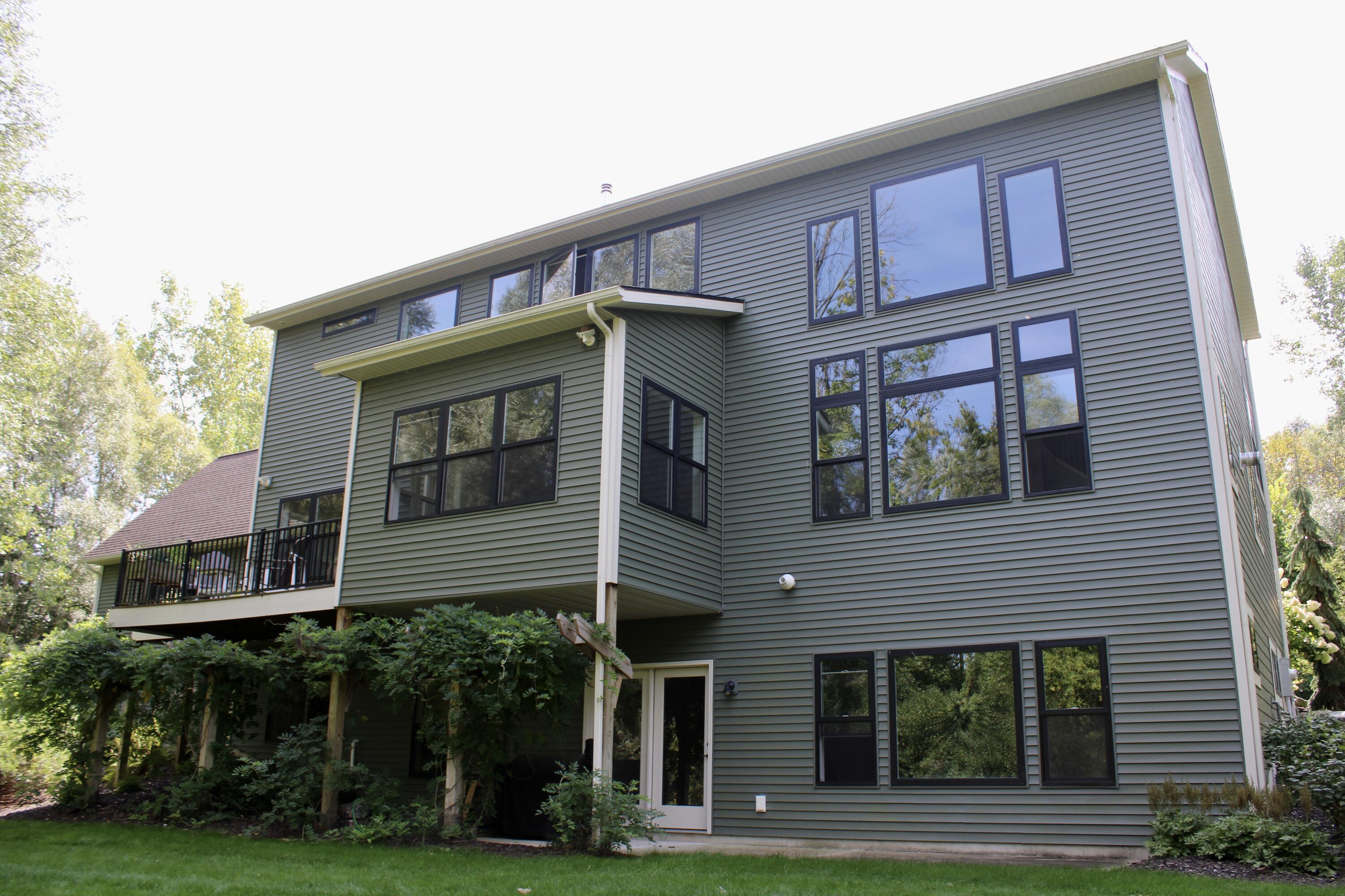 3781 Bridgehampton Drive NE Drive NE Grand Rapids MI 49546