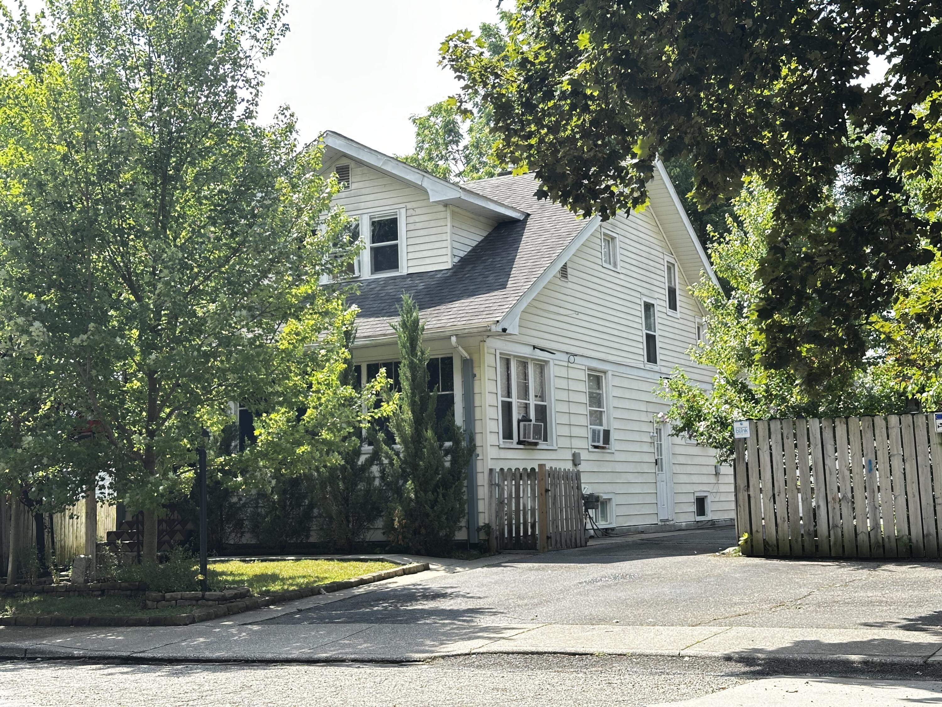 912 Reed Avenue Kalamazoo MI 49001