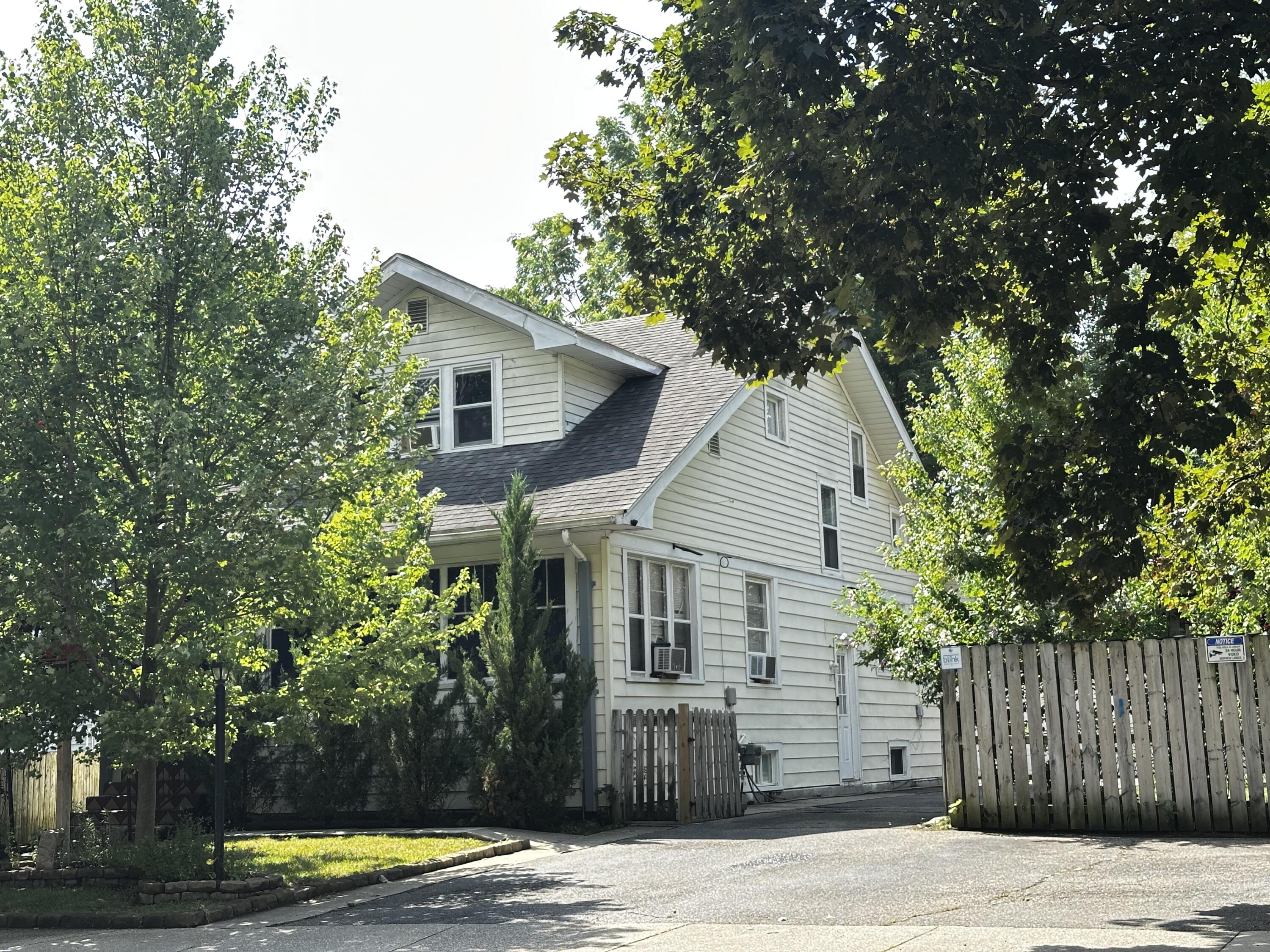 912 Reed Avenue Kalamazoo MI 49001