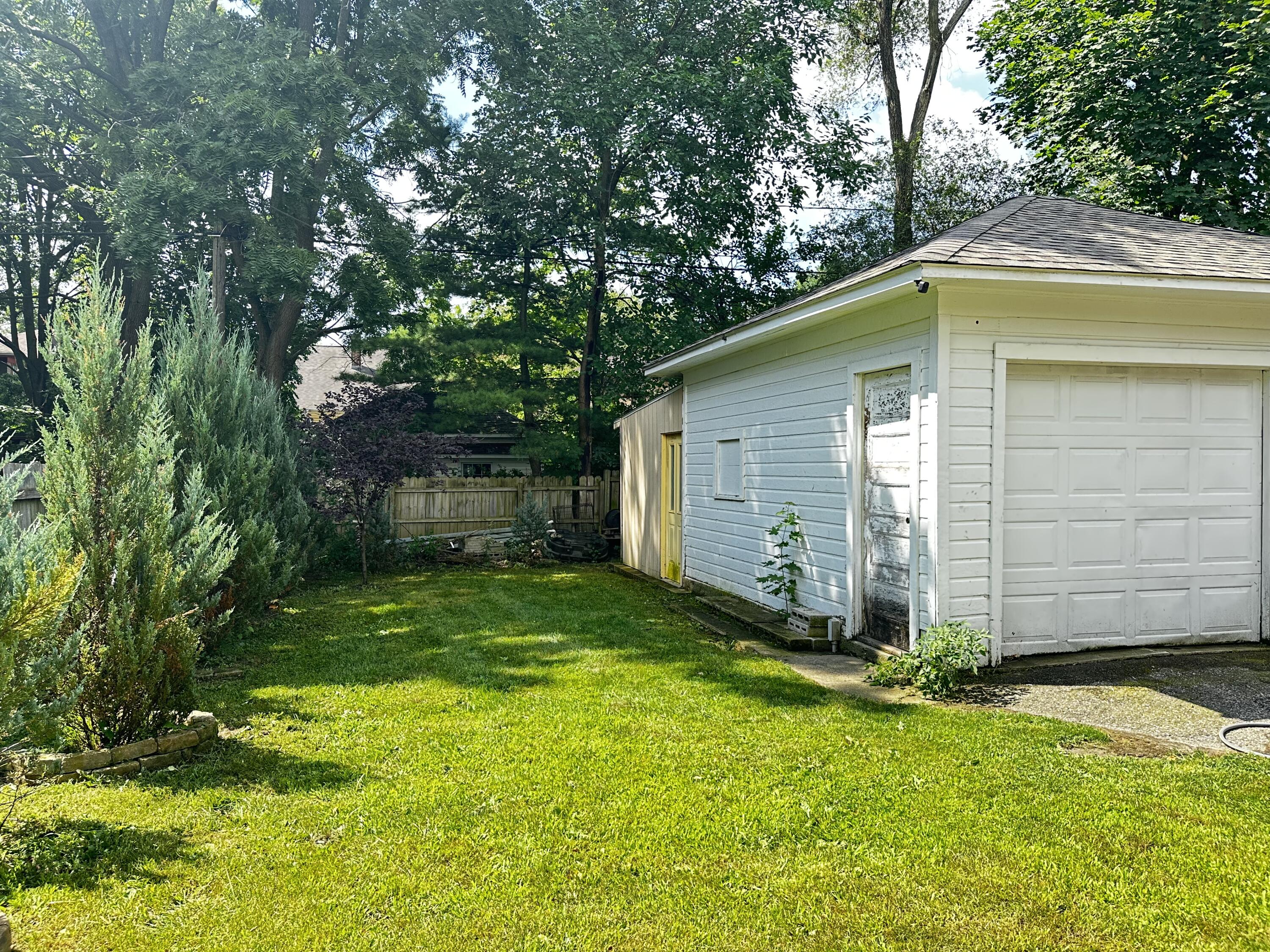 912 Reed Avenue Kalamazoo MI 49001
