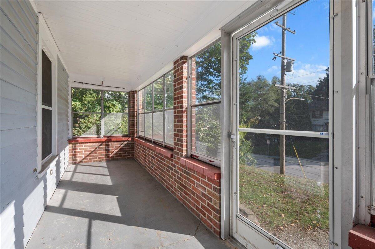 657 Lydia Street NE Grand Rapids MI 49503
