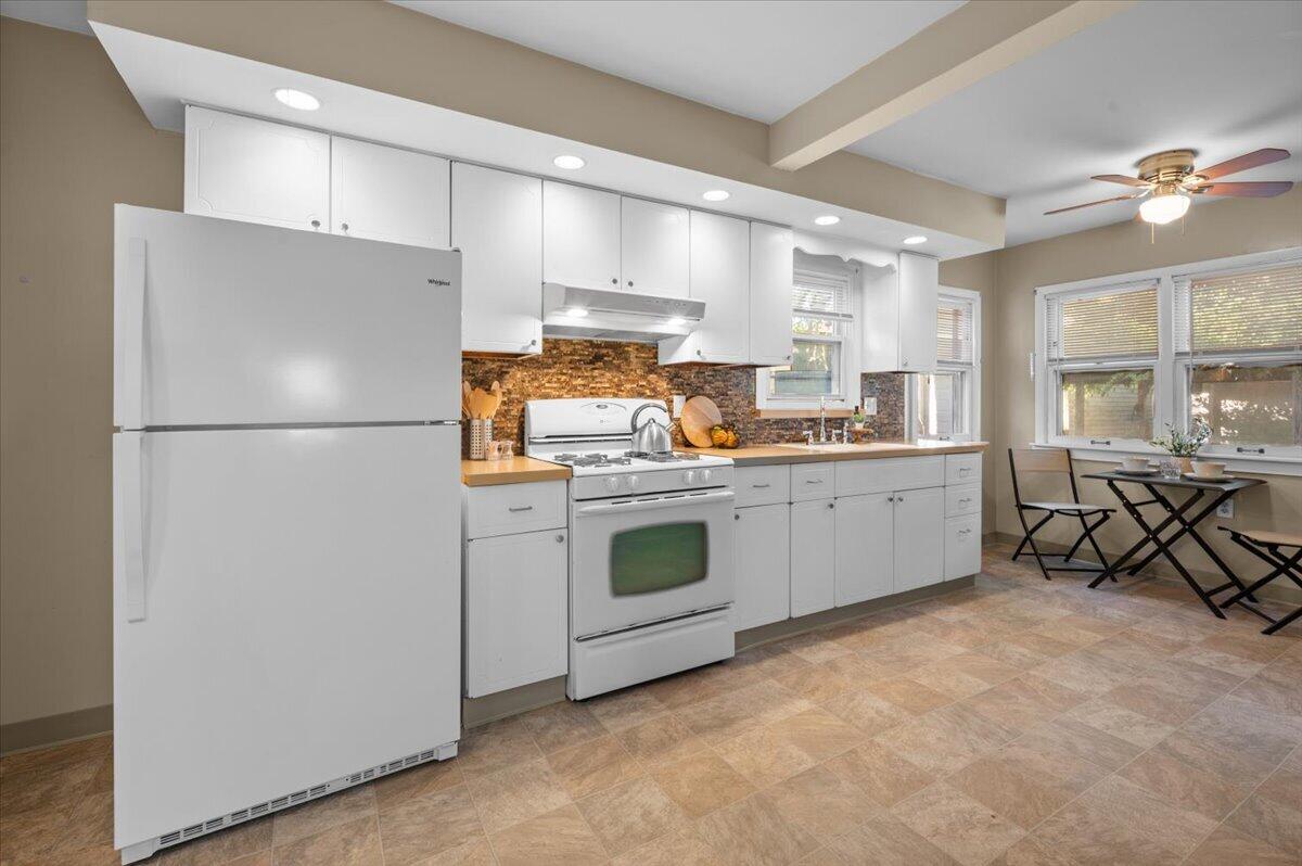 657 Lydia Street NE Grand Rapids MI 49503