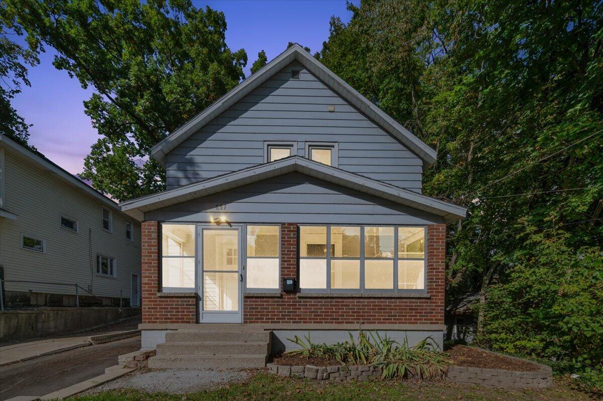 657 Lydia Street NE Grand Rapids MI 49503