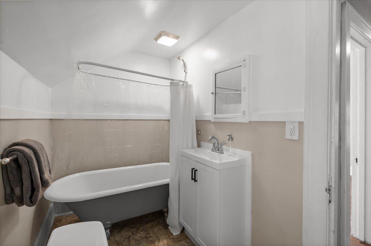 657 Lydia Street NE Grand Rapids MI 49503