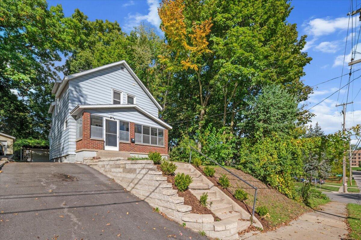 657 Lydia Street NE Grand Rapids MI 49503