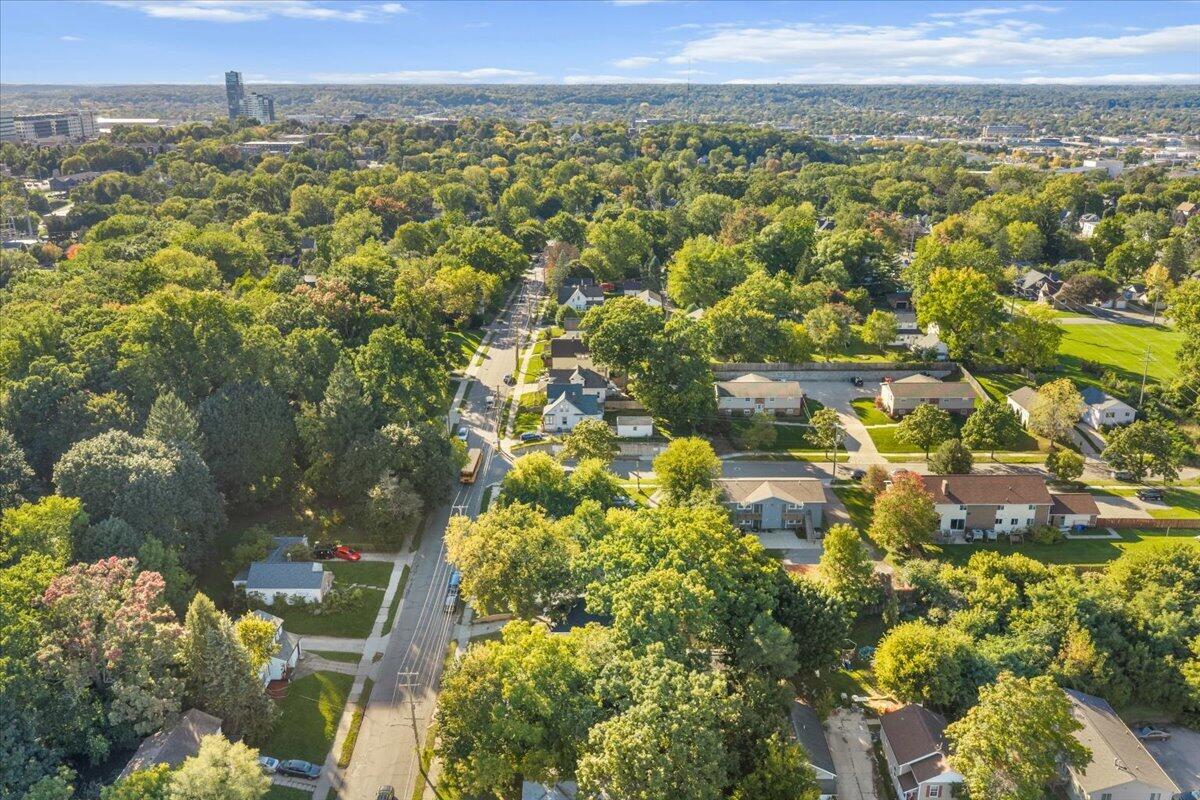 657 Lydia Street NE Grand Rapids MI 49503
