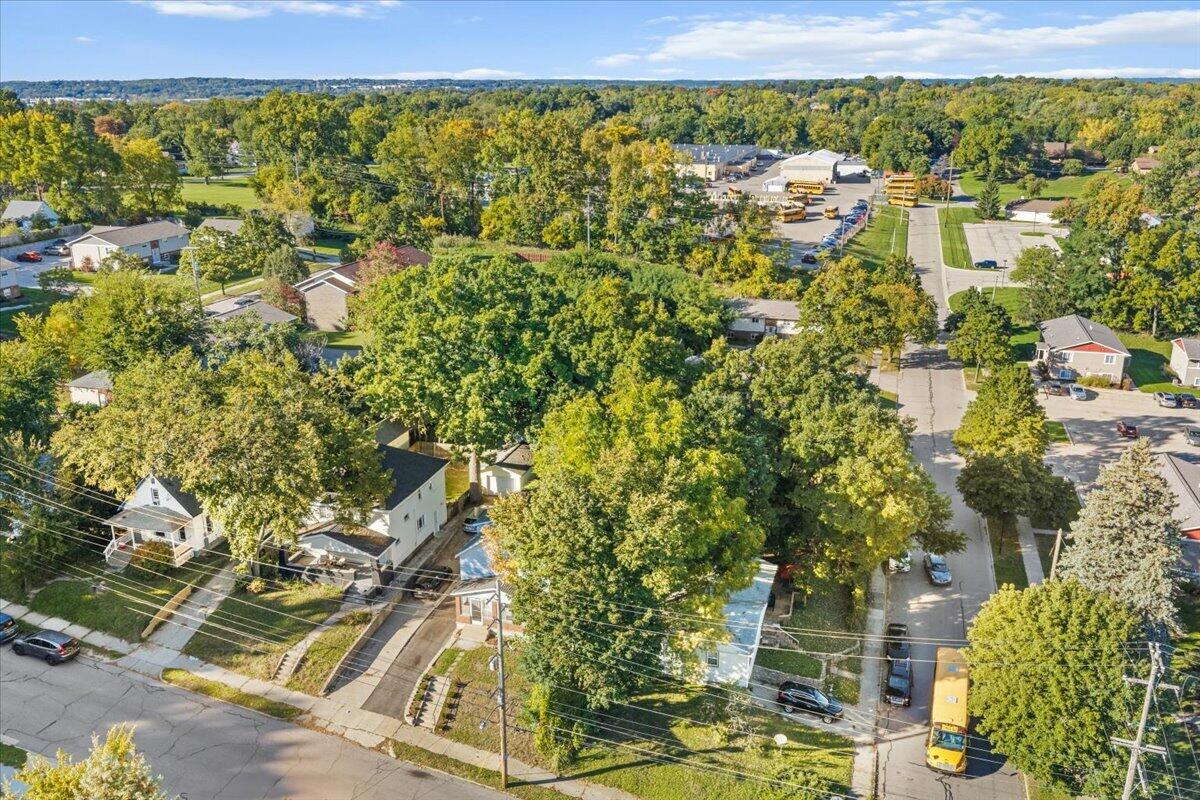657 Lydia Street NE Grand Rapids MI 49503