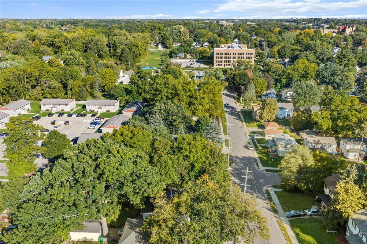 657 Lydia Street NE Grand Rapids MI 49503