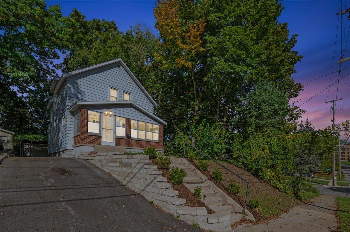 657 Lydia Street NE Grand Rapids MI 49503