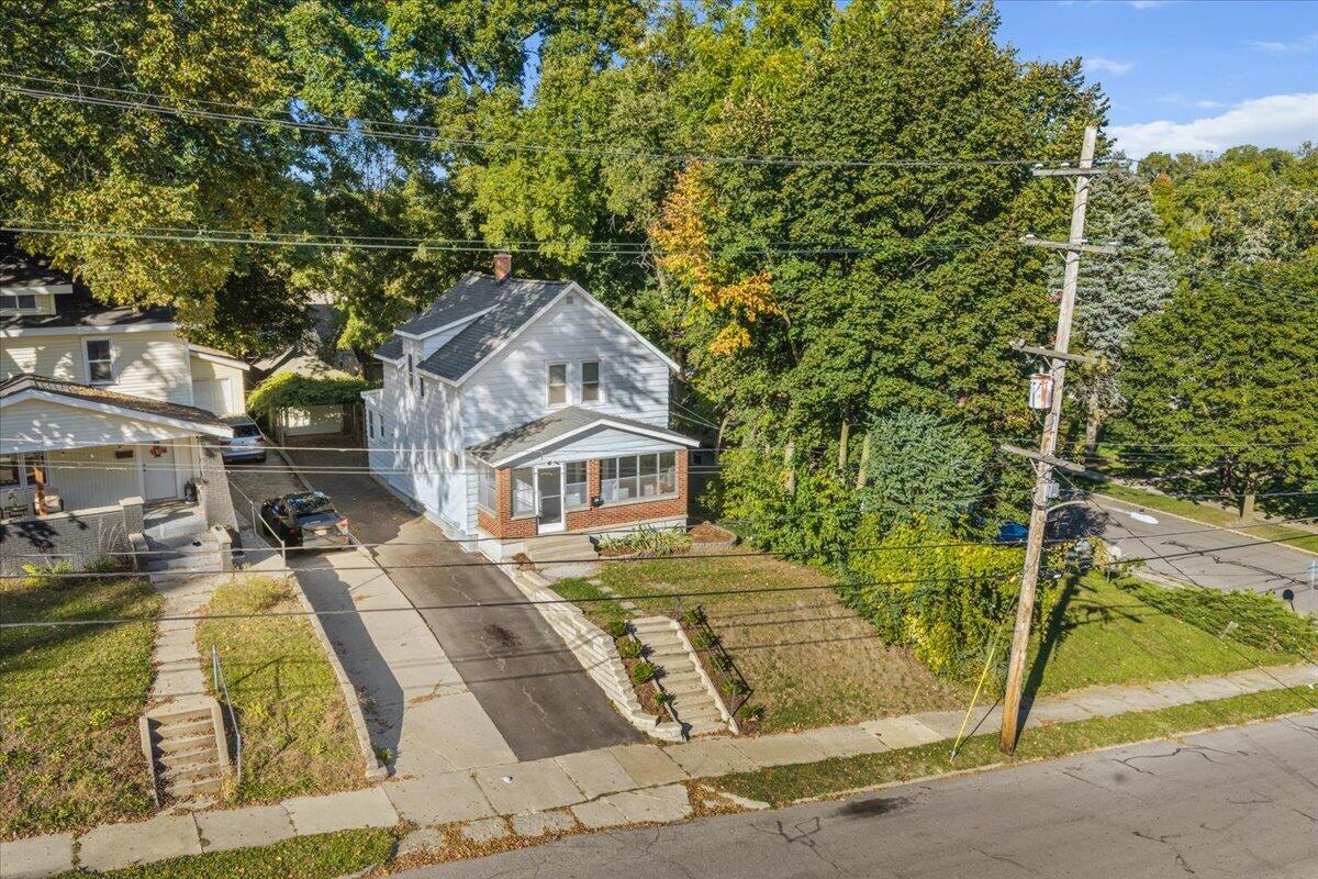 657 Lydia Street NE Grand Rapids MI 49503