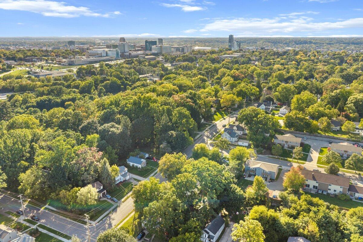 657 Lydia Street NE Grand Rapids MI 49503