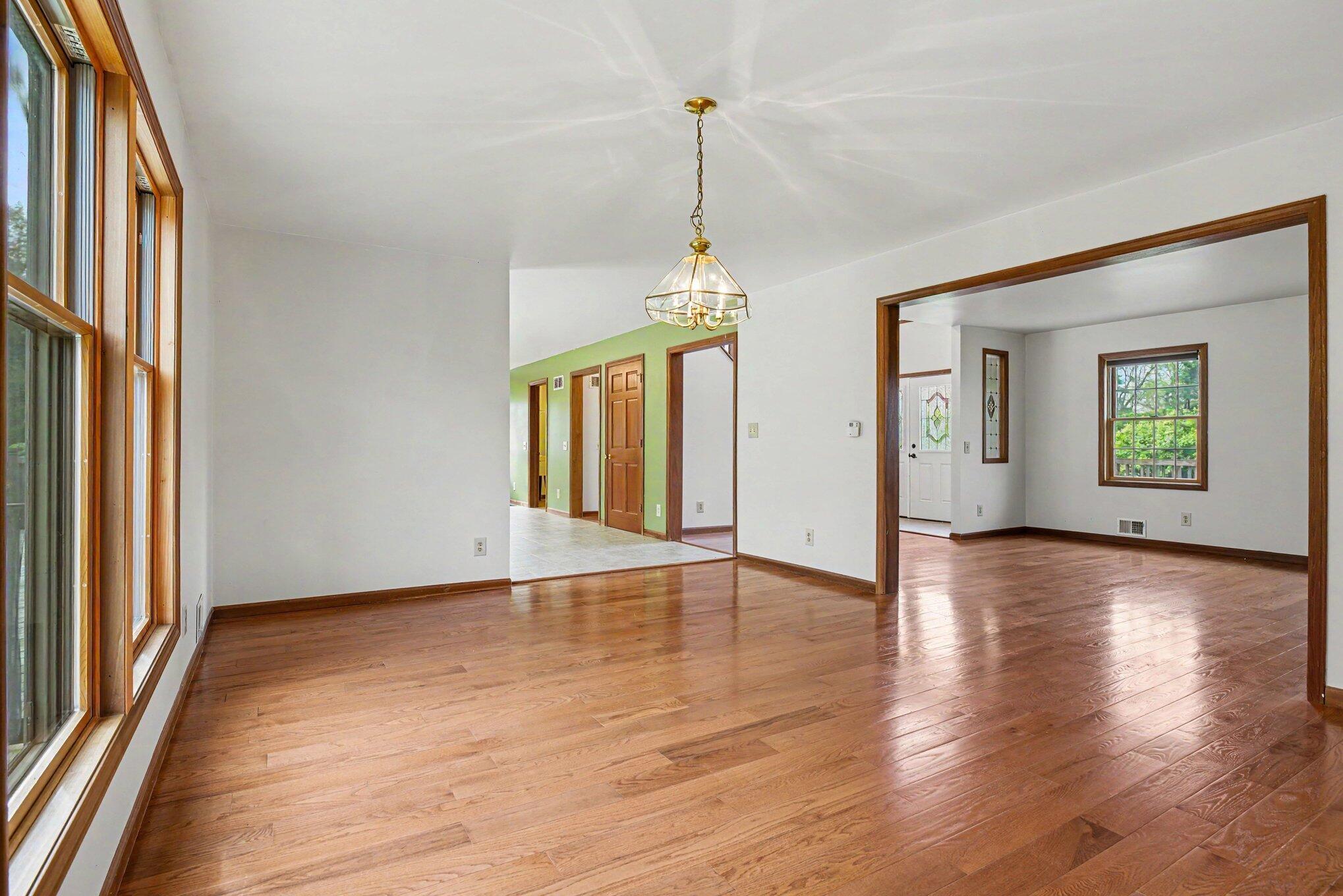 28810 Coulter Street Edwardsburg MI 49112