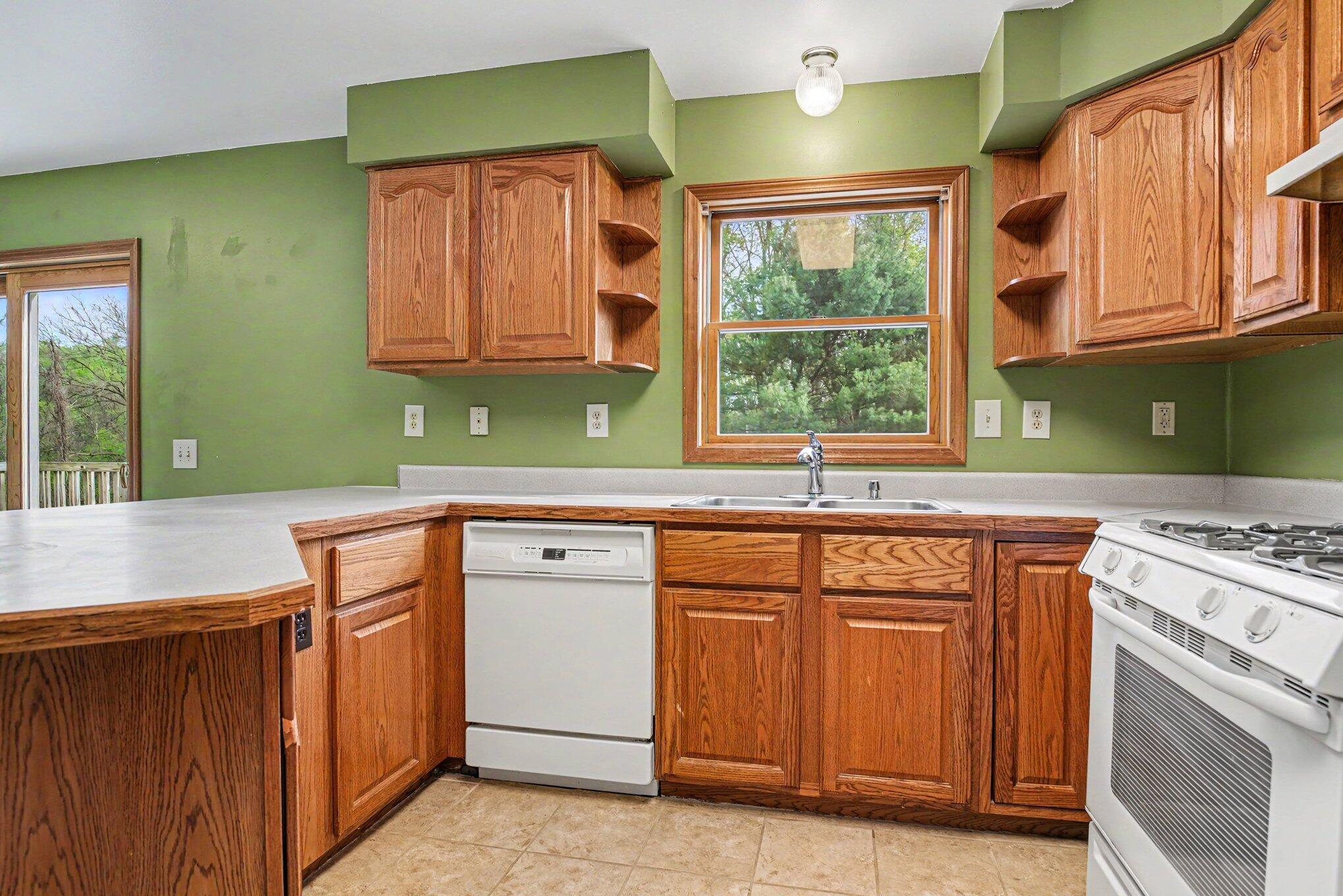 28810 Coulter Street Edwardsburg MI 49112