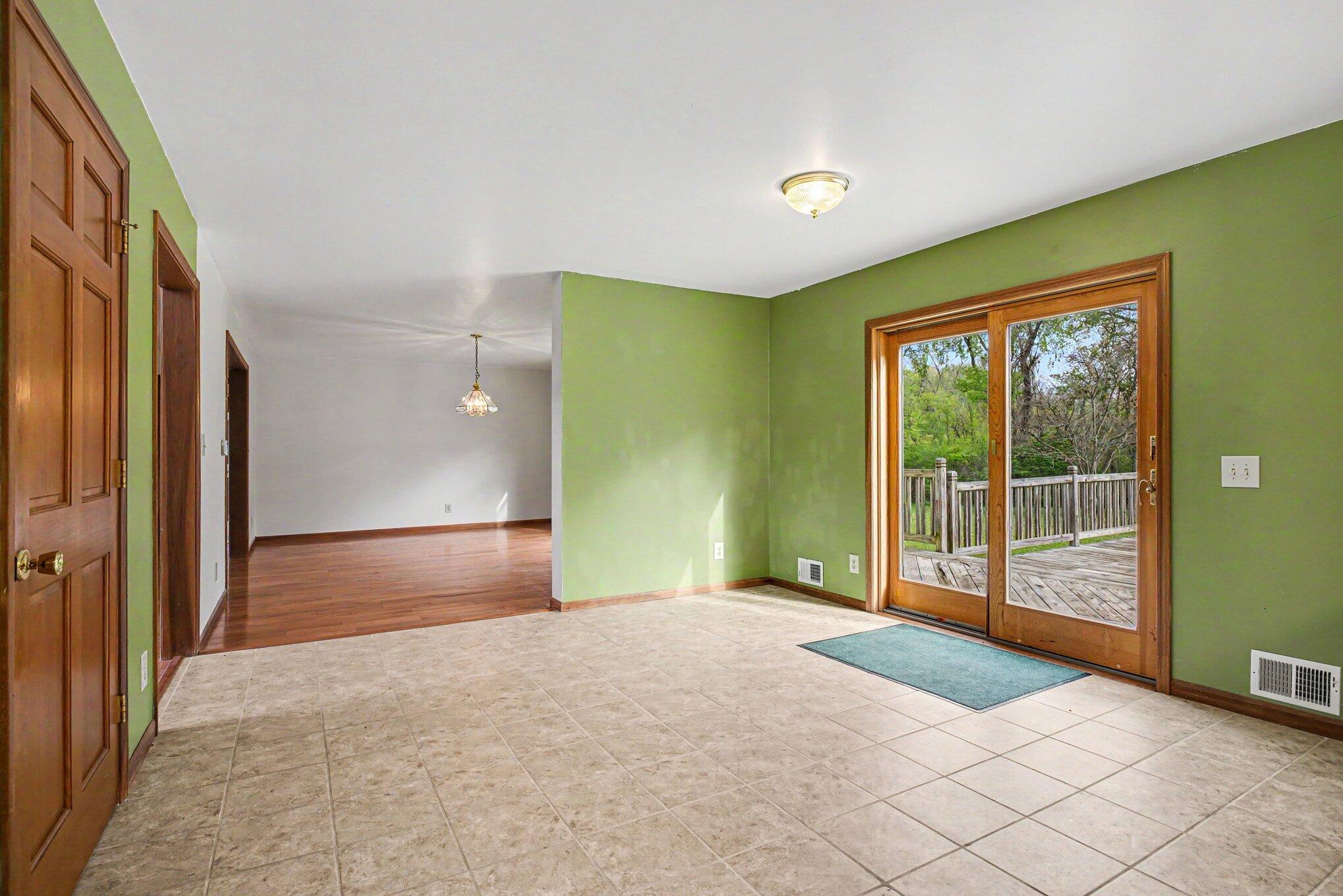 28810 Coulter Street Edwardsburg MI 49112