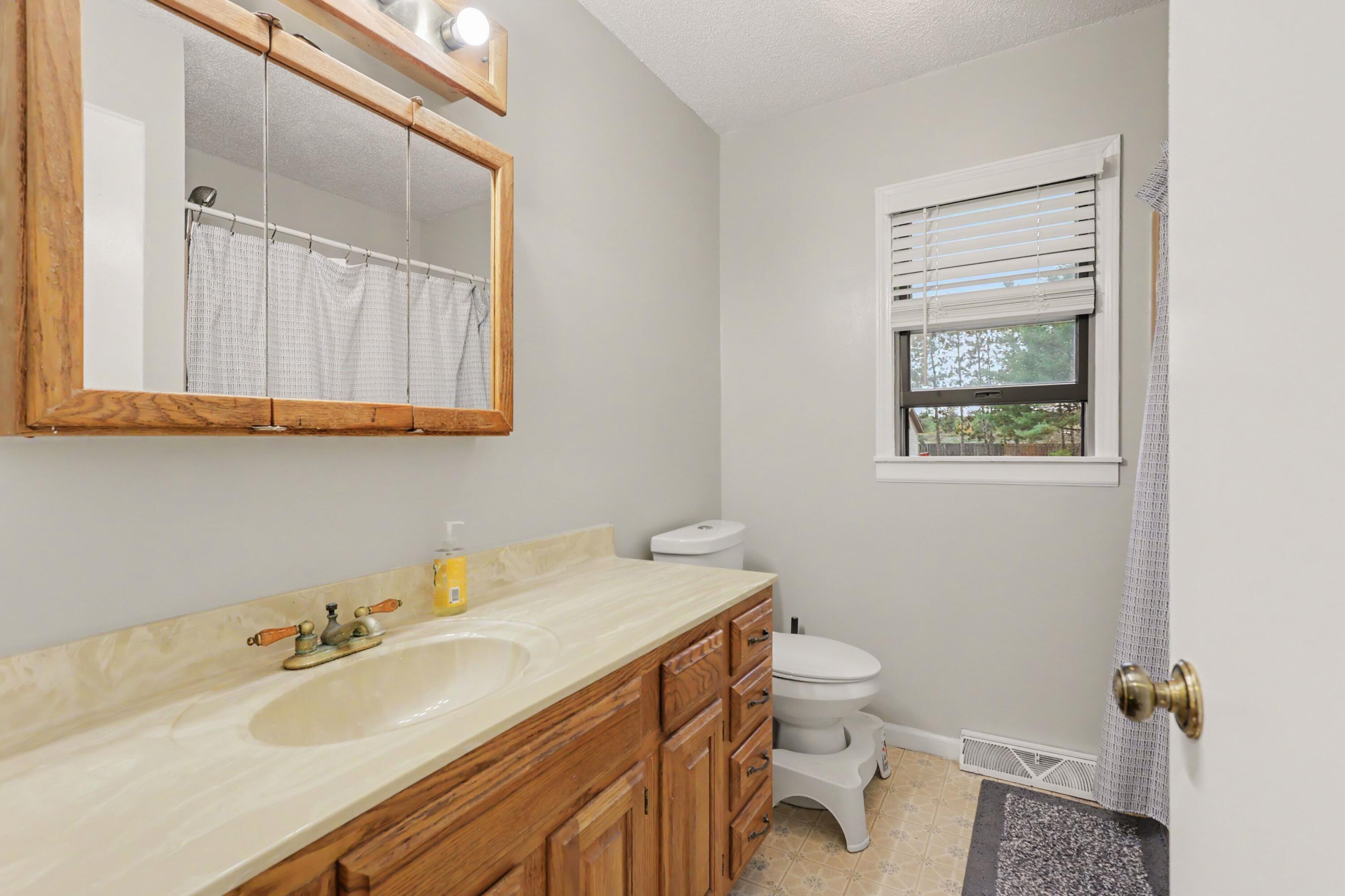 1127 S Drent Road Muskegon MI 49442