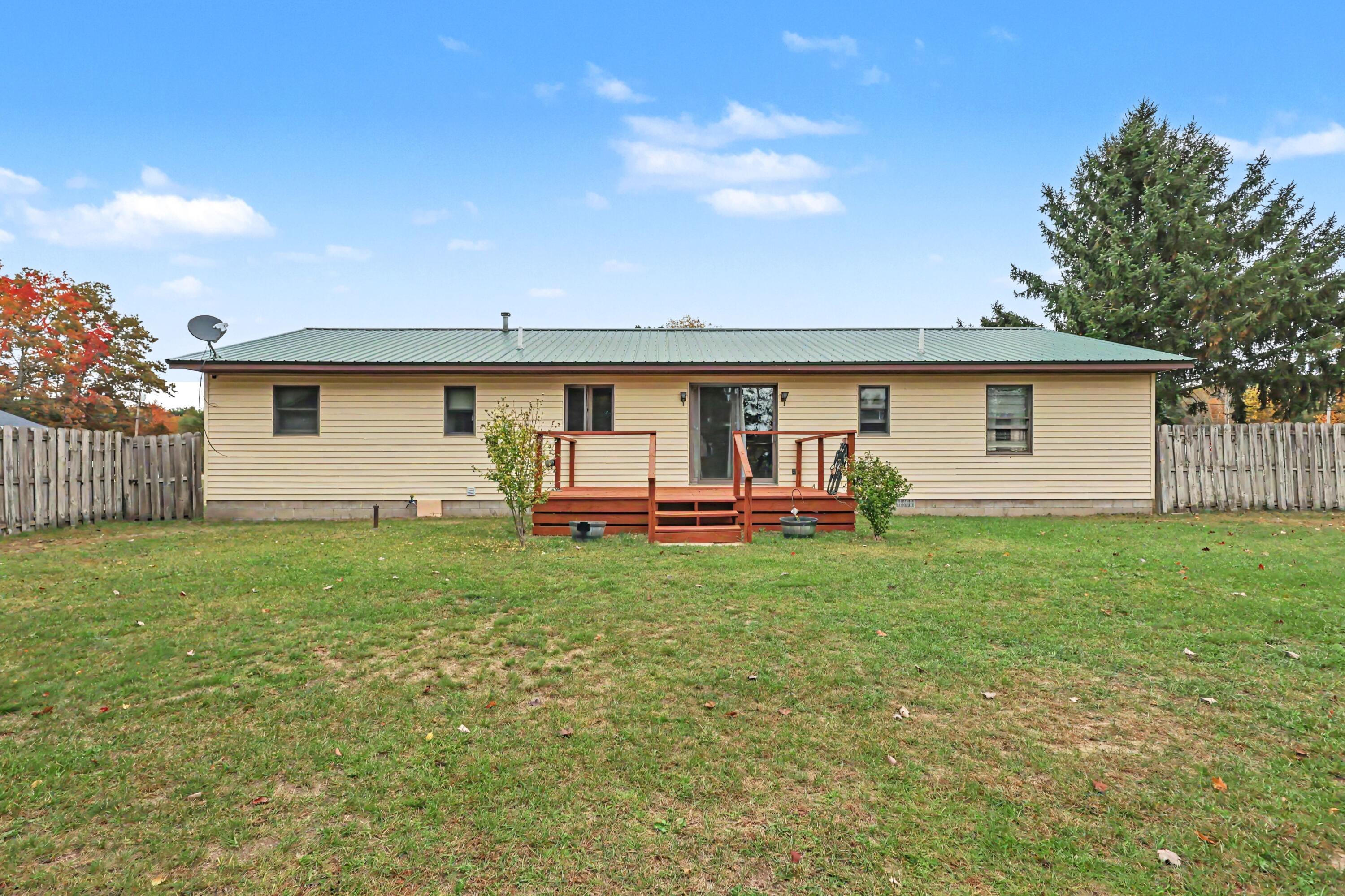 1127 S Drent Road Muskegon MI 49442