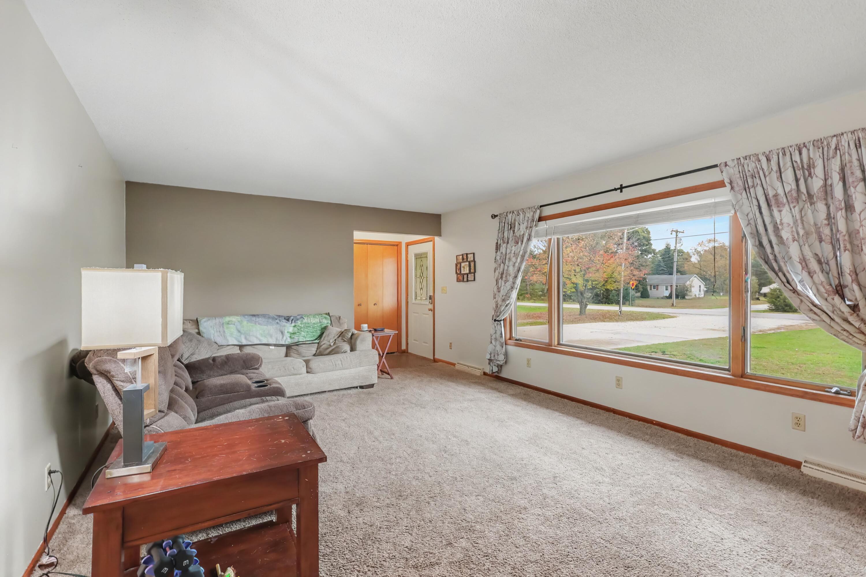 1127 S Drent Road Muskegon MI 49442