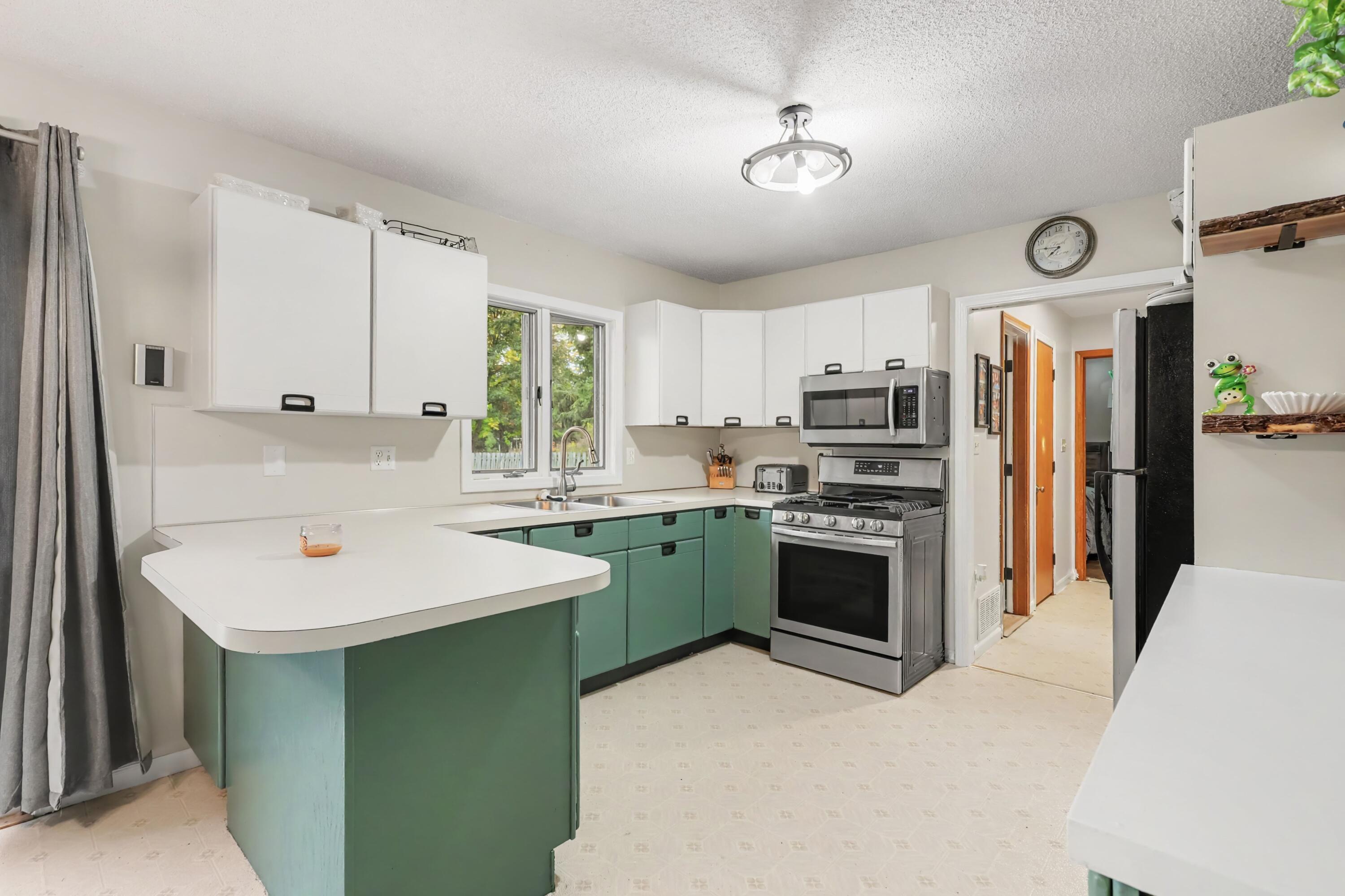 1127 S Drent Road Muskegon MI 49442