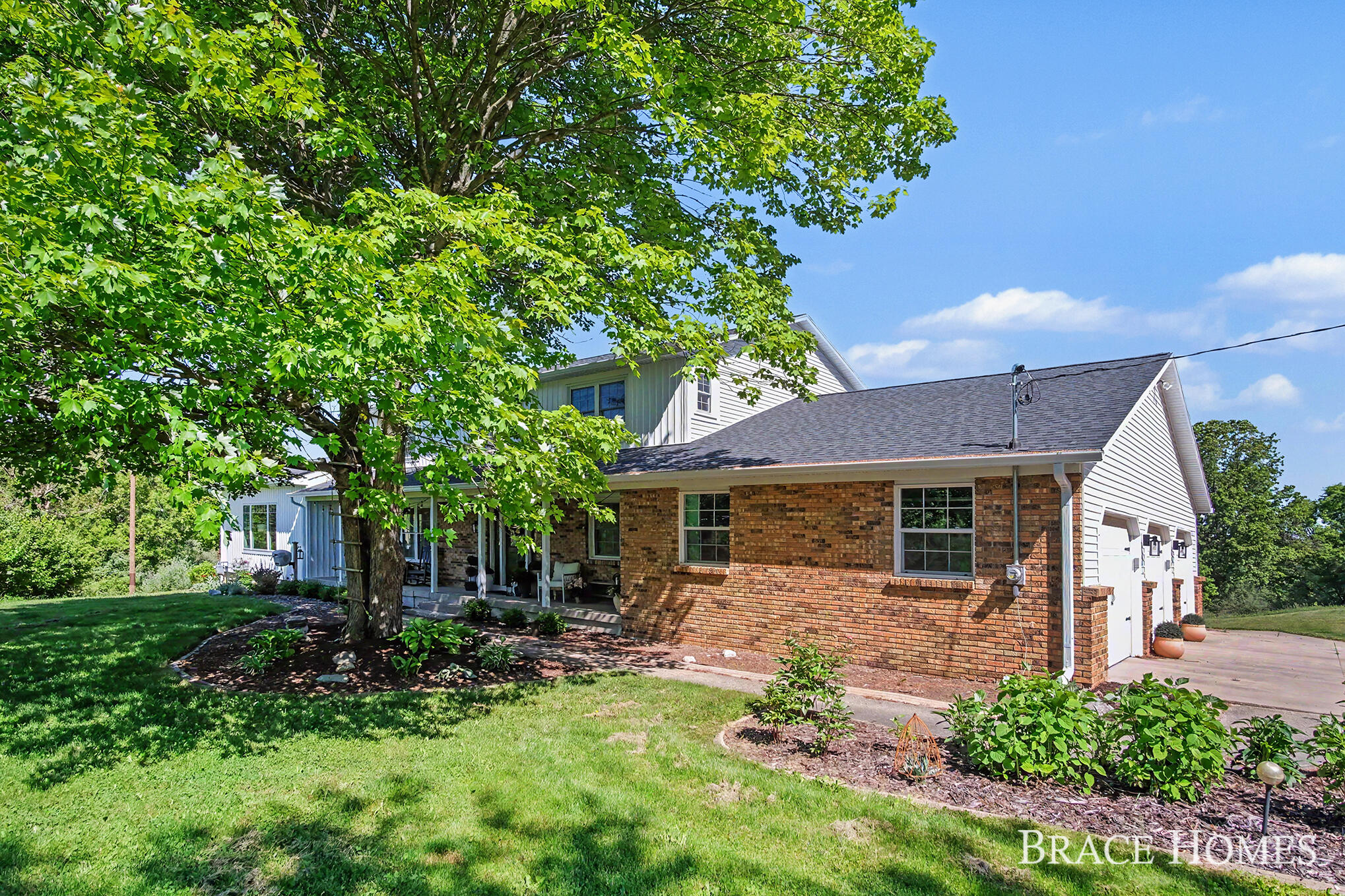5685 11 Mile Road NE Rockford MI 49341