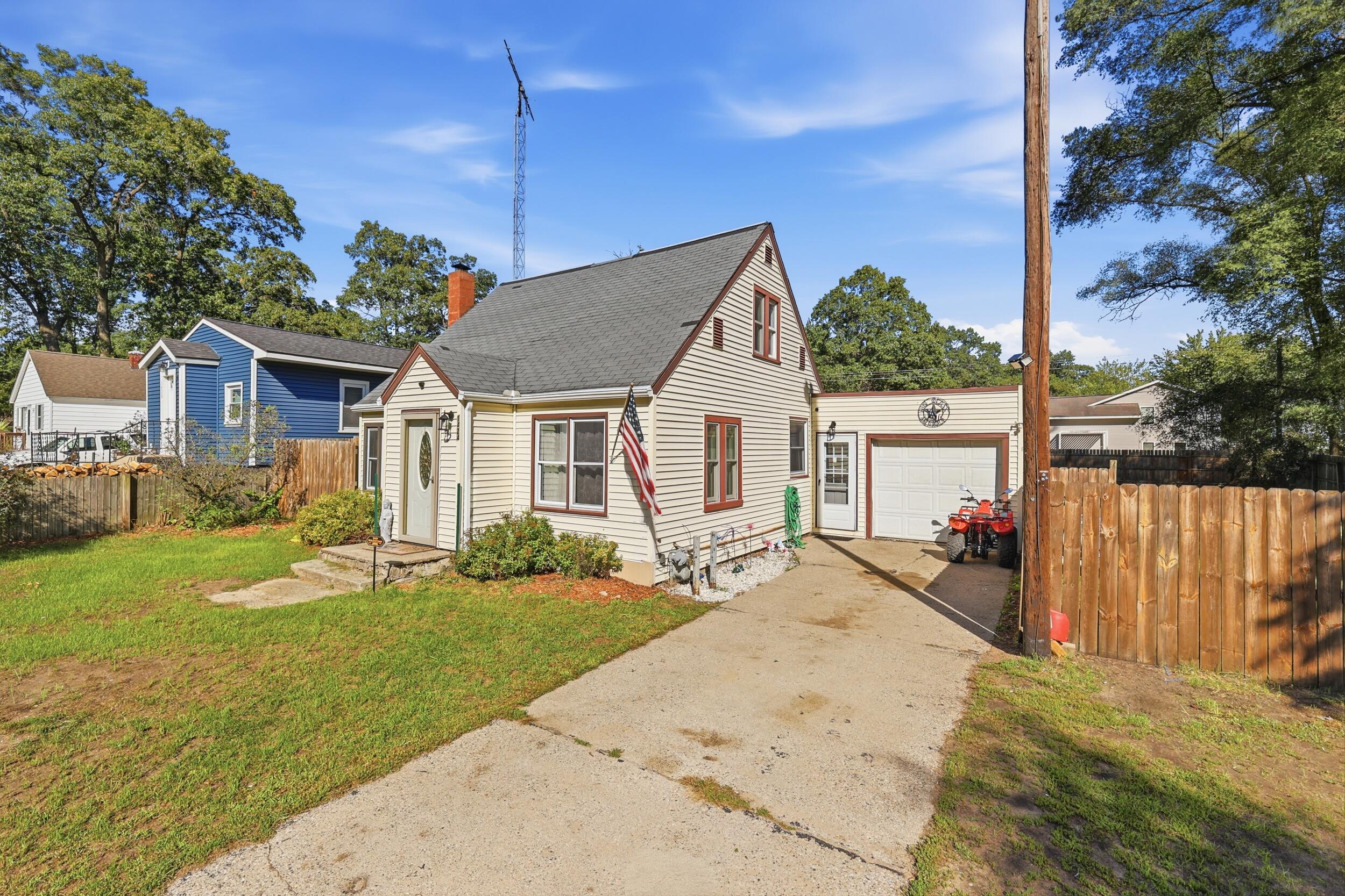 1424 West Street Muskegon MI 49442