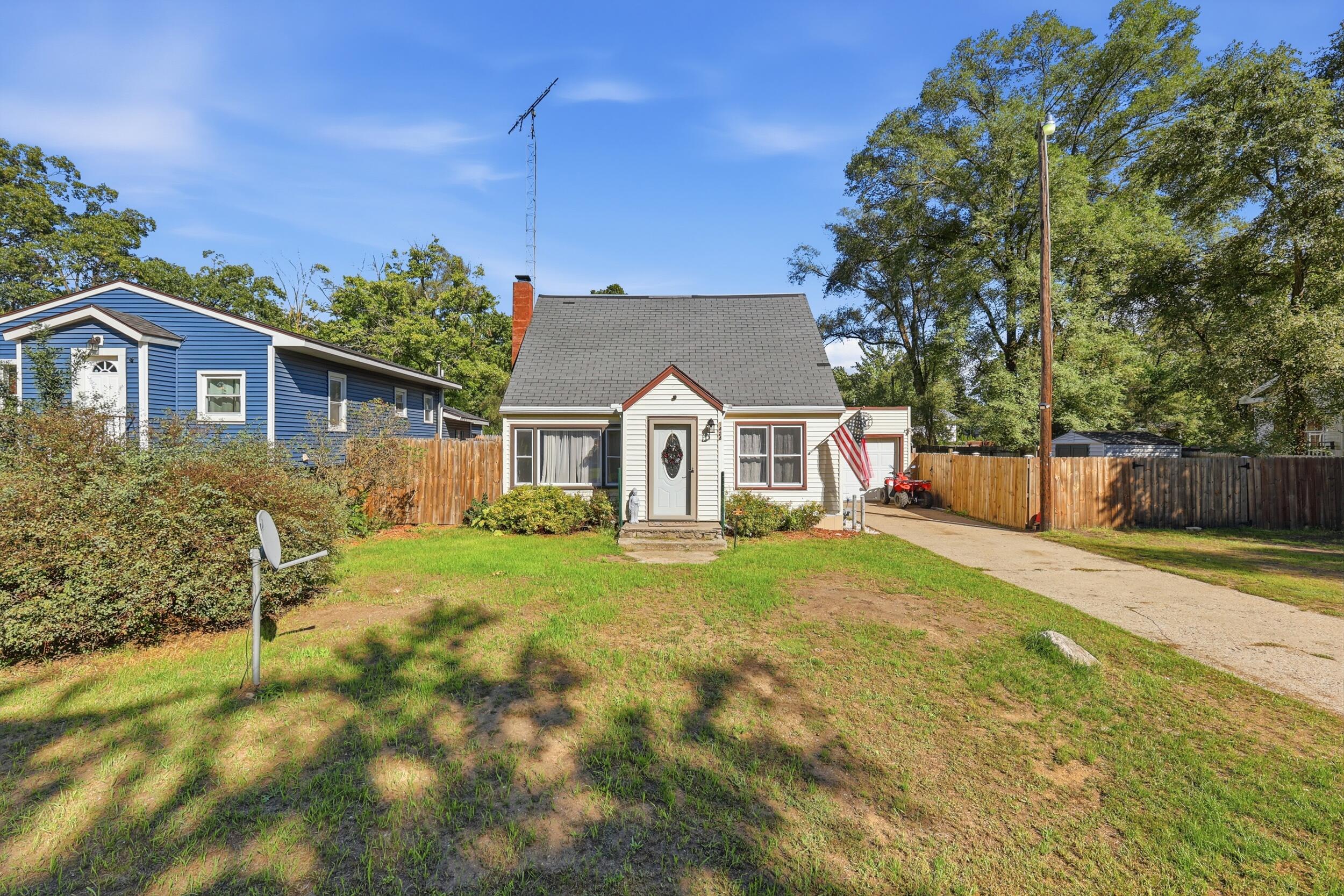 1424 West Street Muskegon MI 49442