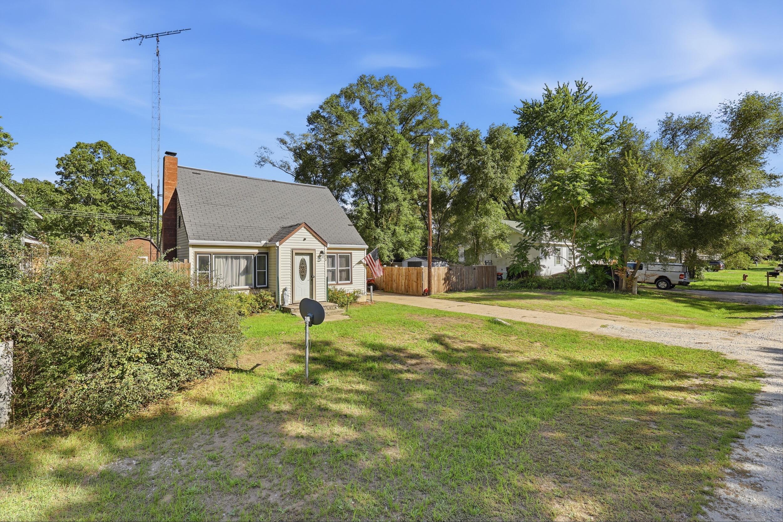 1424 West Street Muskegon MI 49442