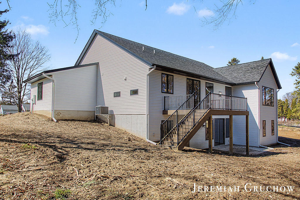2160 Engleside Drive SE Grand Rapids MI 49546