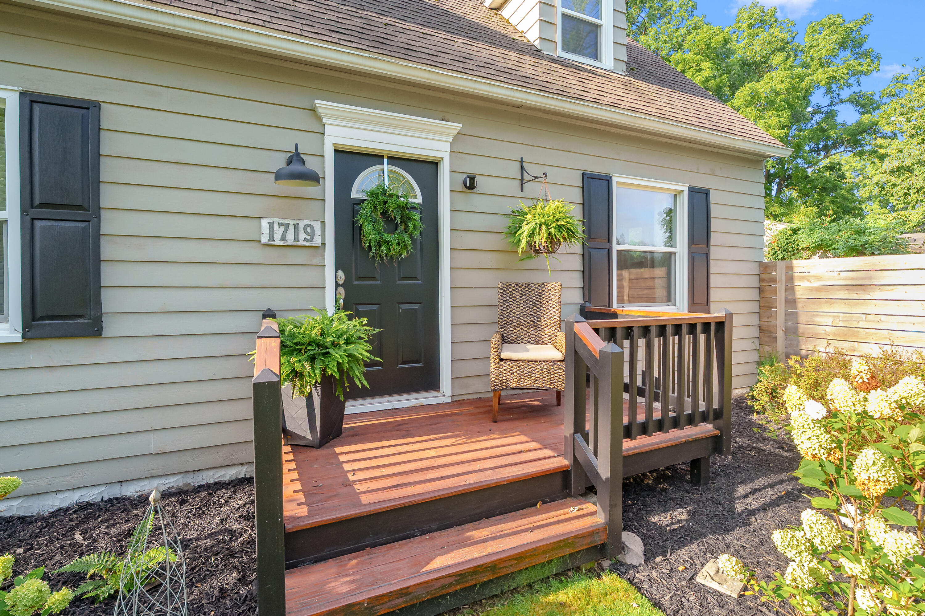 1719 Alamo Avenue Kalamazoo MI 49006