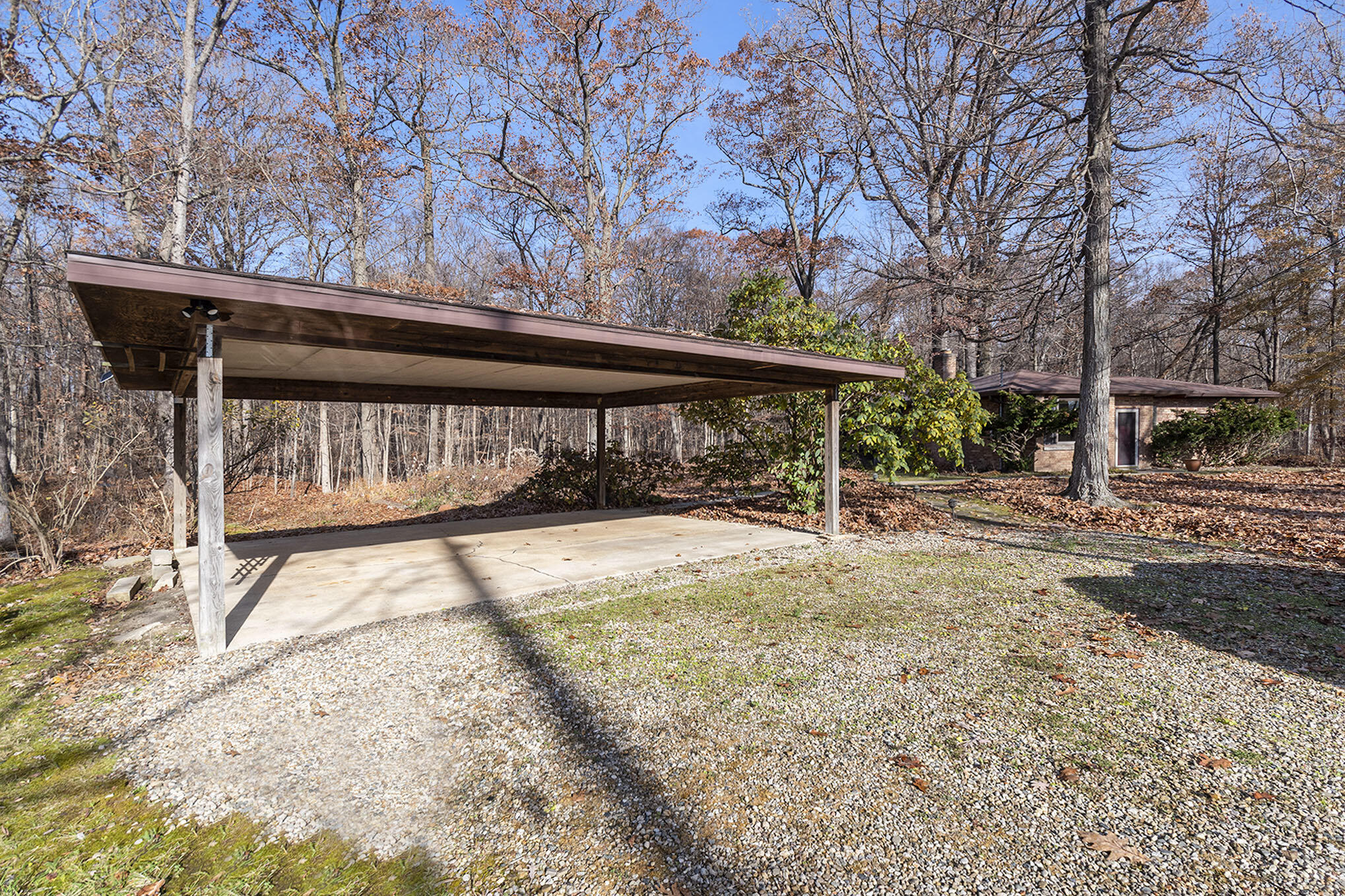 6629 W East Road Three Oaks MI 49128