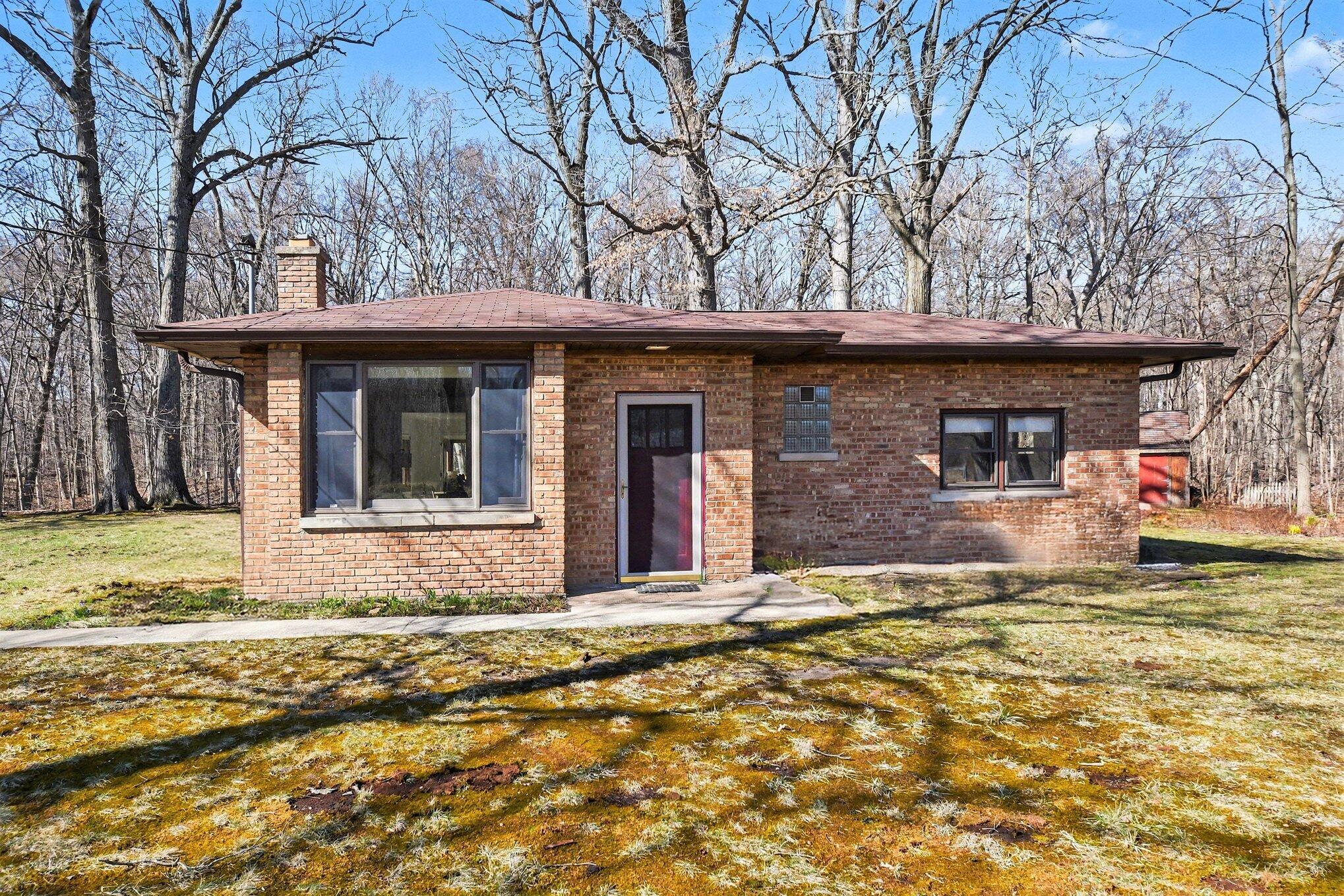 6629 W East Road Three Oaks MI 49128