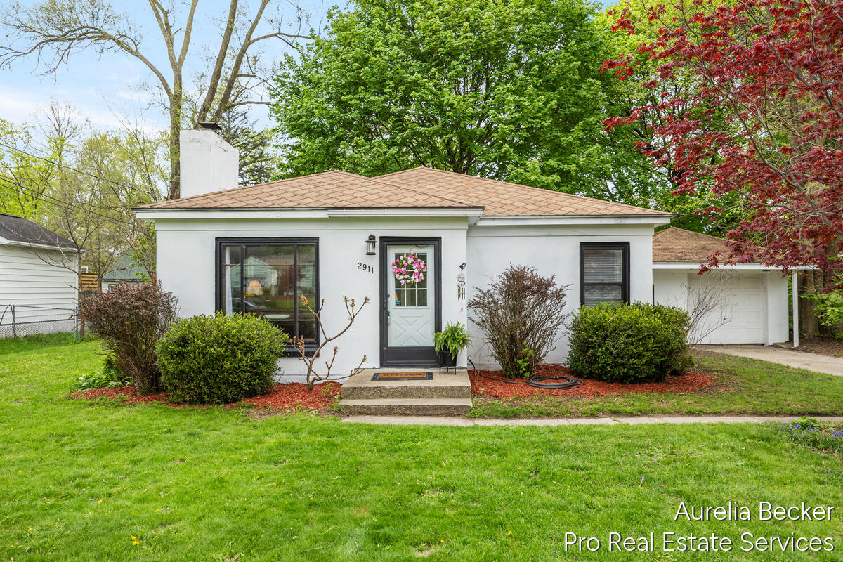 2911 Foster Avenue NE Grand Rapids MI 49505