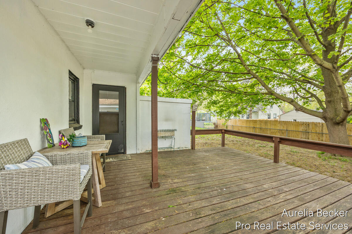 2911 Foster Avenue NE Grand Rapids MI 49505