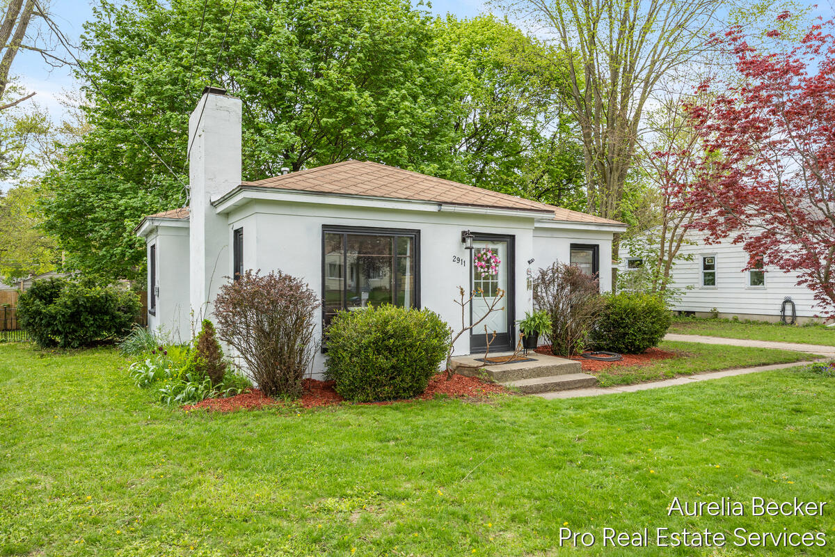 2911 Foster Avenue NE Grand Rapids MI 49505