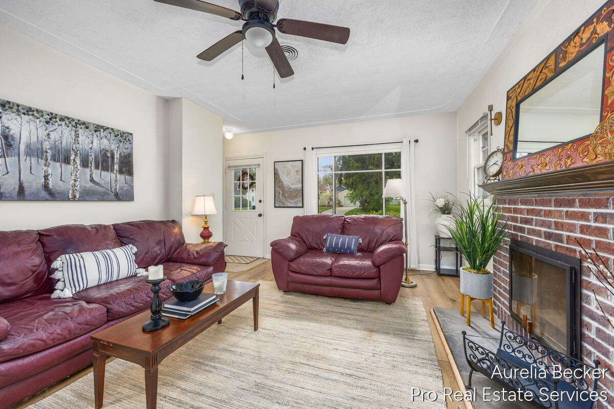 2911 Foster Avenue NE Grand Rapids MI 49505