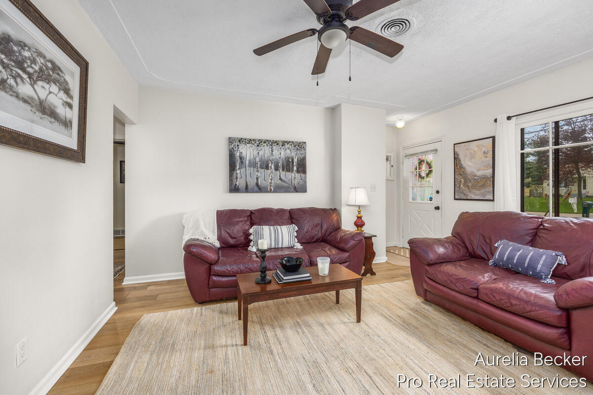 2911 Foster Avenue NE Grand Rapids MI 49505