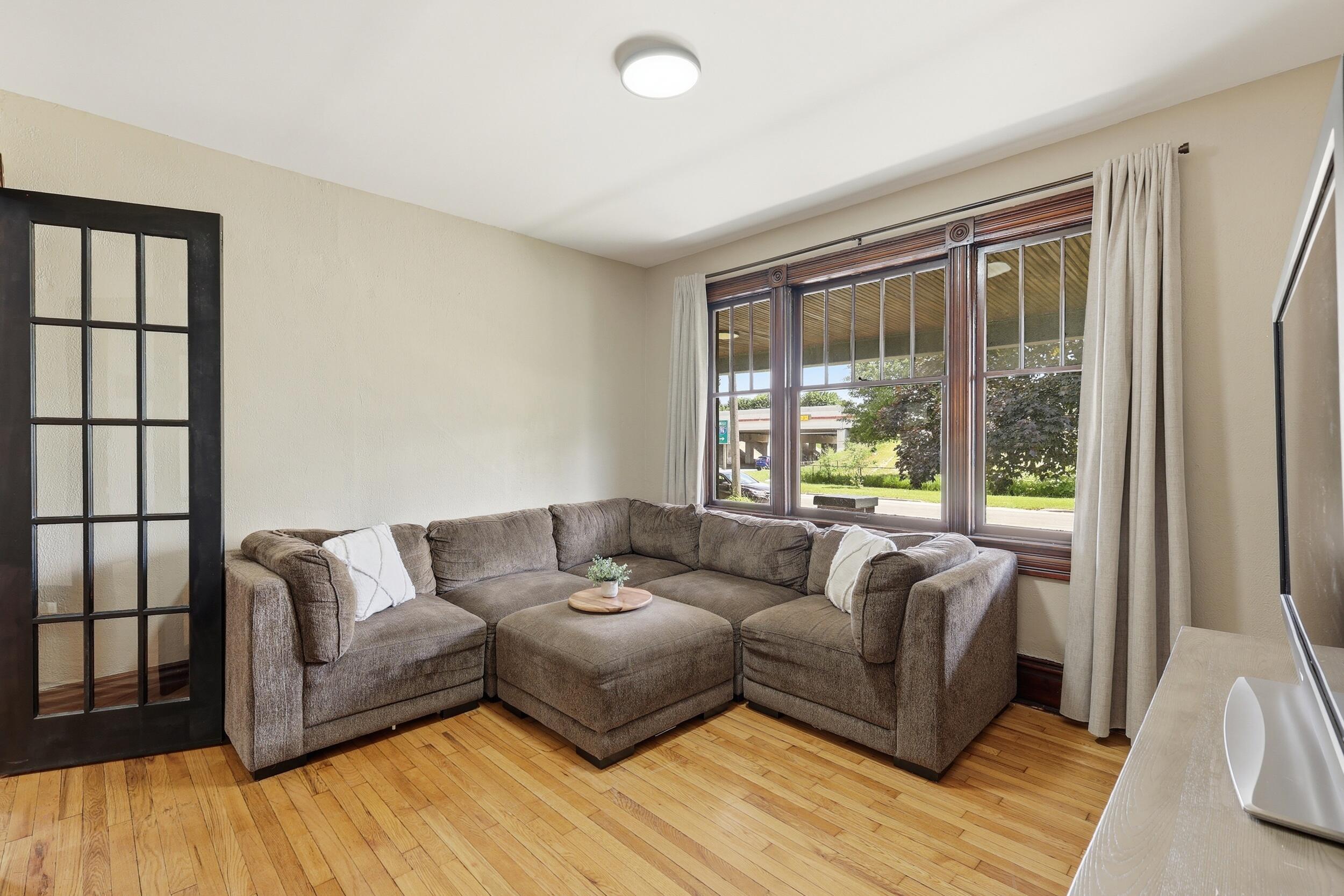 1009 2nd Street NW Grand Rapids MI 49504