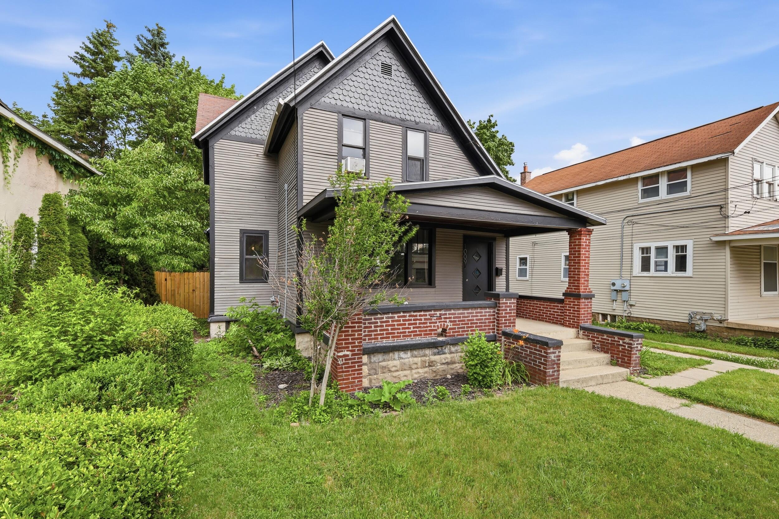 1009 2nd Street NW Grand Rapids MI 49504