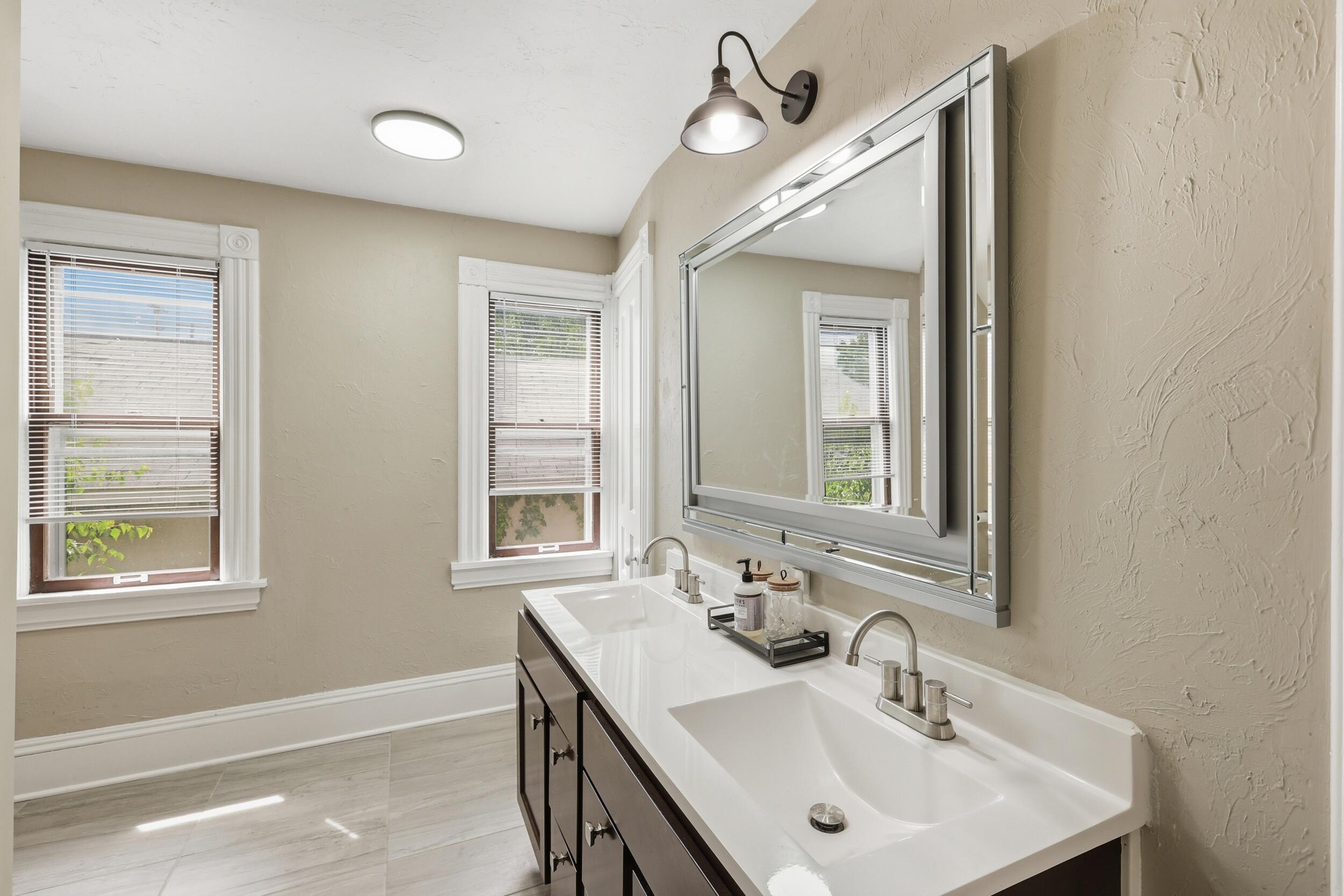 1009 2nd Street NW Grand Rapids MI 49504