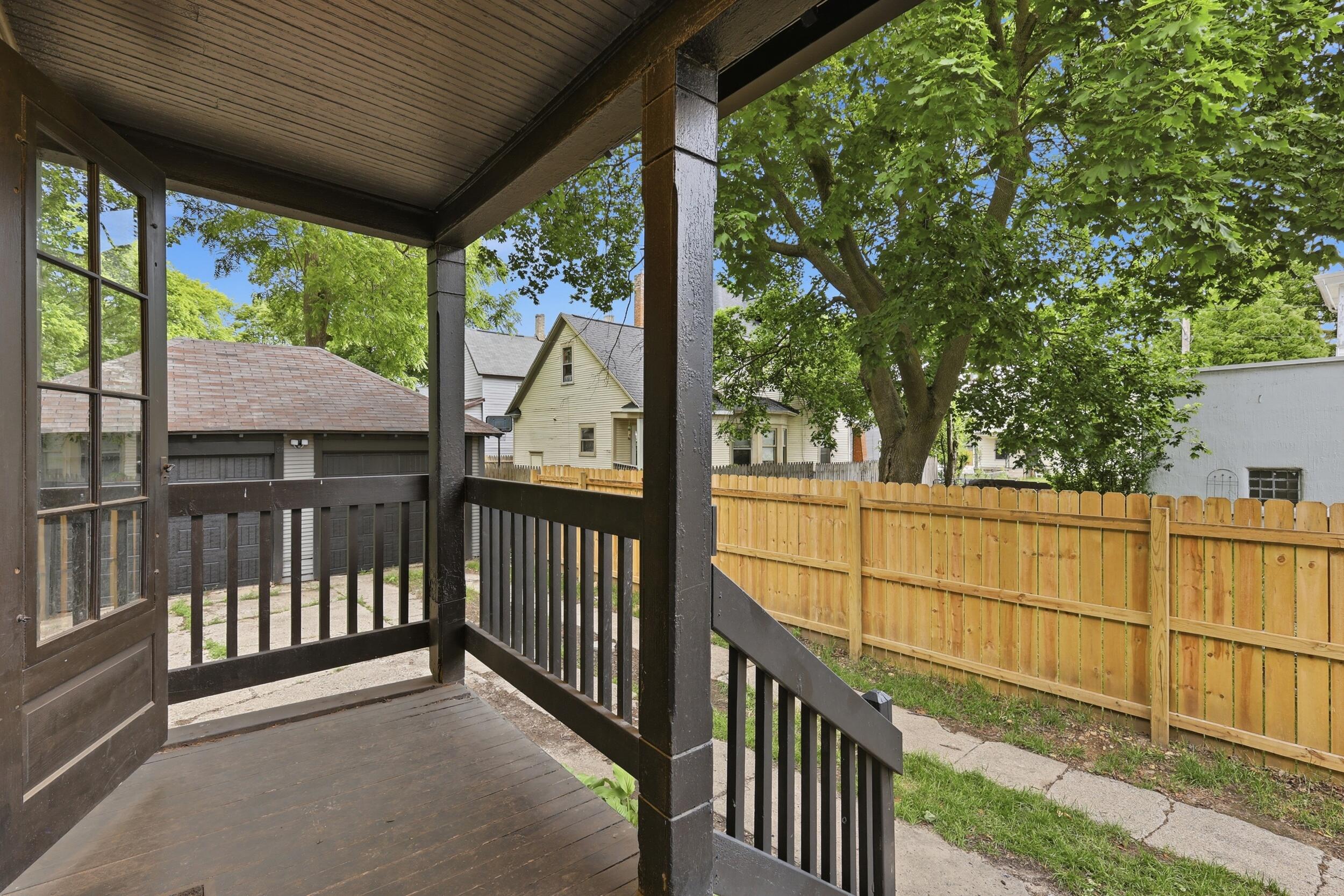 1009 2nd Street NW Grand Rapids MI 49504