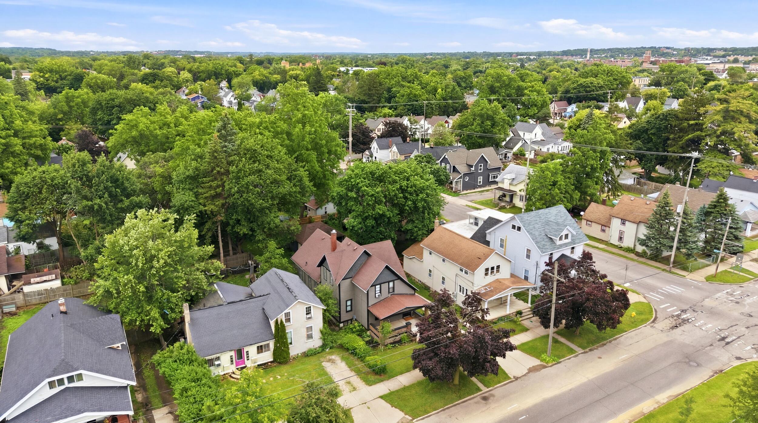 1009 2nd Street NW Grand Rapids MI 49504