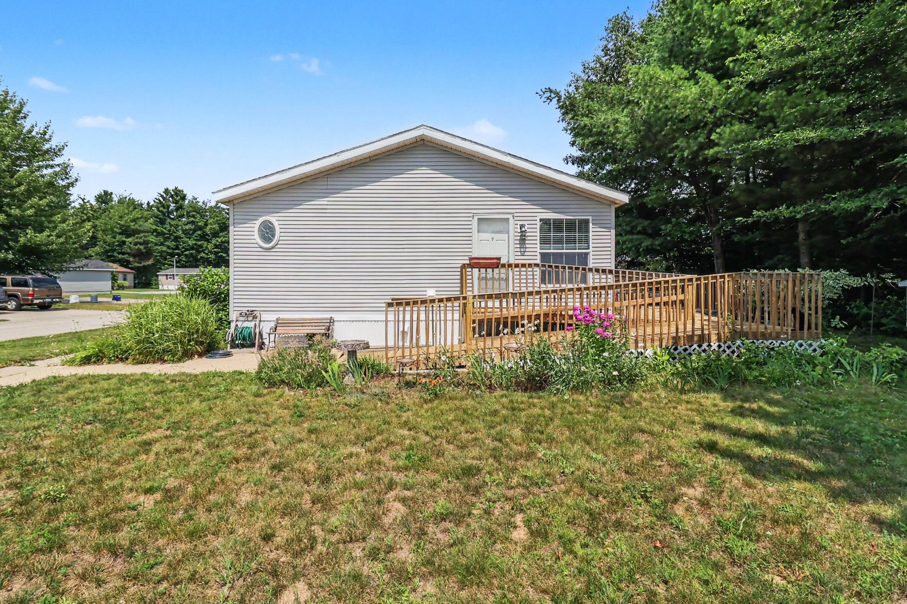 3773 W Forest Hill Circle Ludington MI 49431