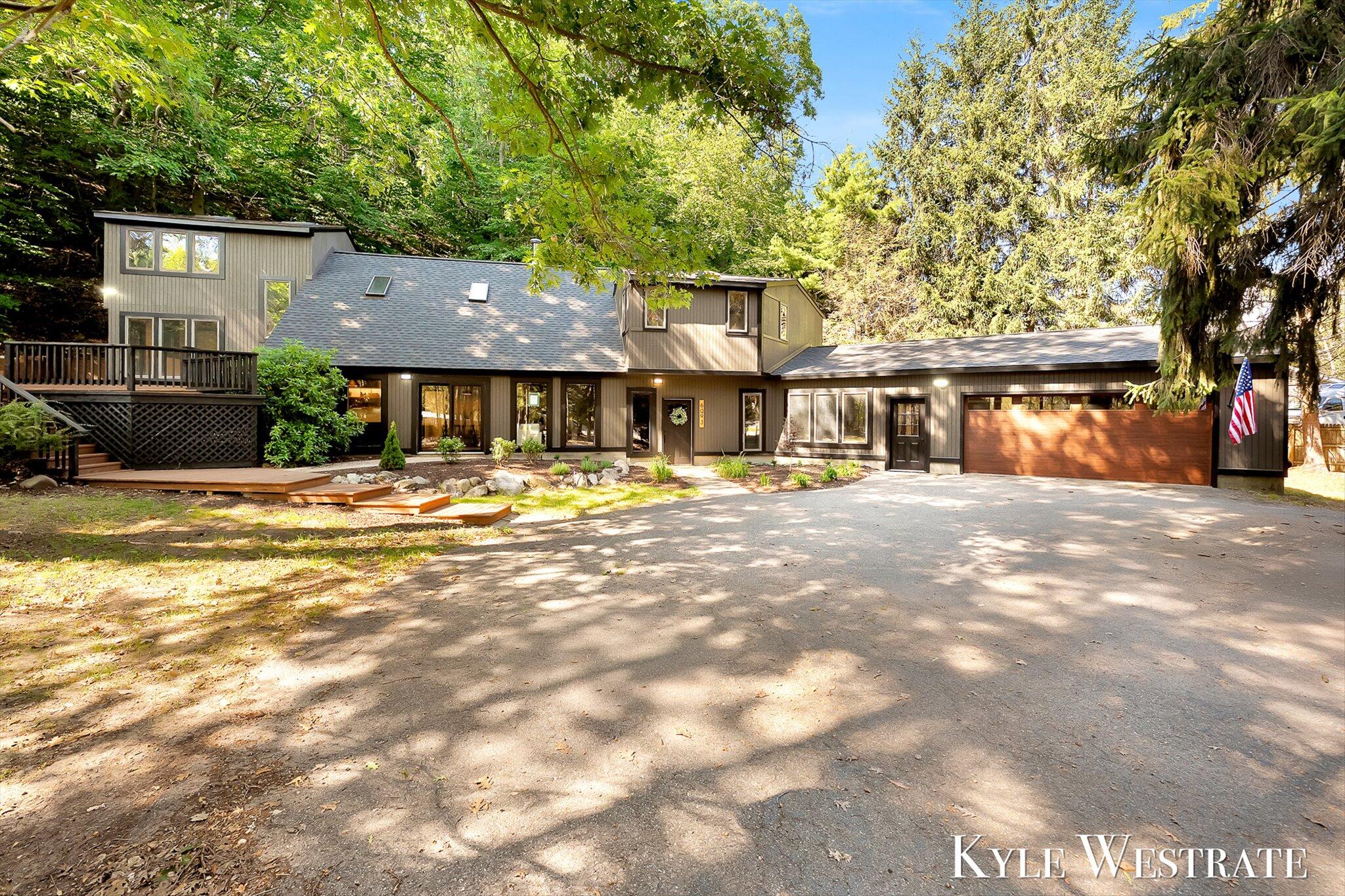 6093 Ridgeview Drive Norton Shores MI 49441