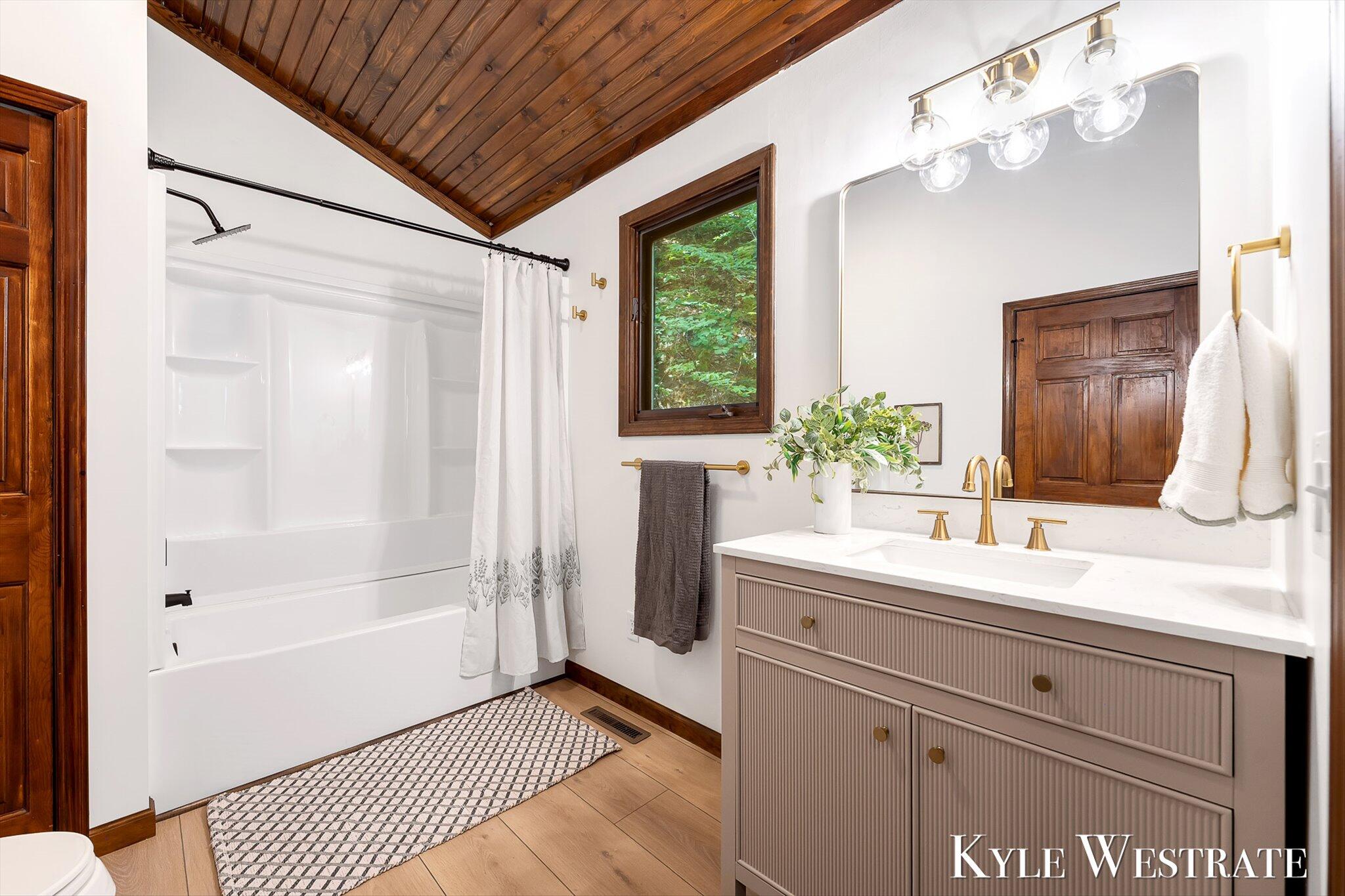 6093 Ridgeview Drive Norton Shores MI 49441
