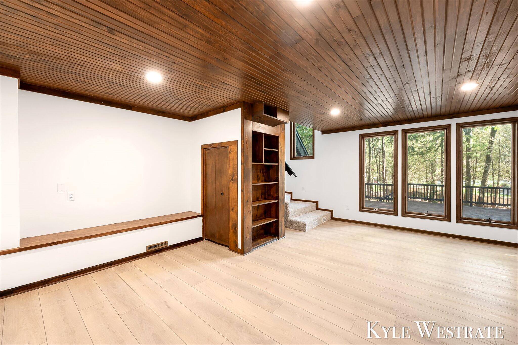 6093 Ridgeview Drive Norton Shores MI 49441