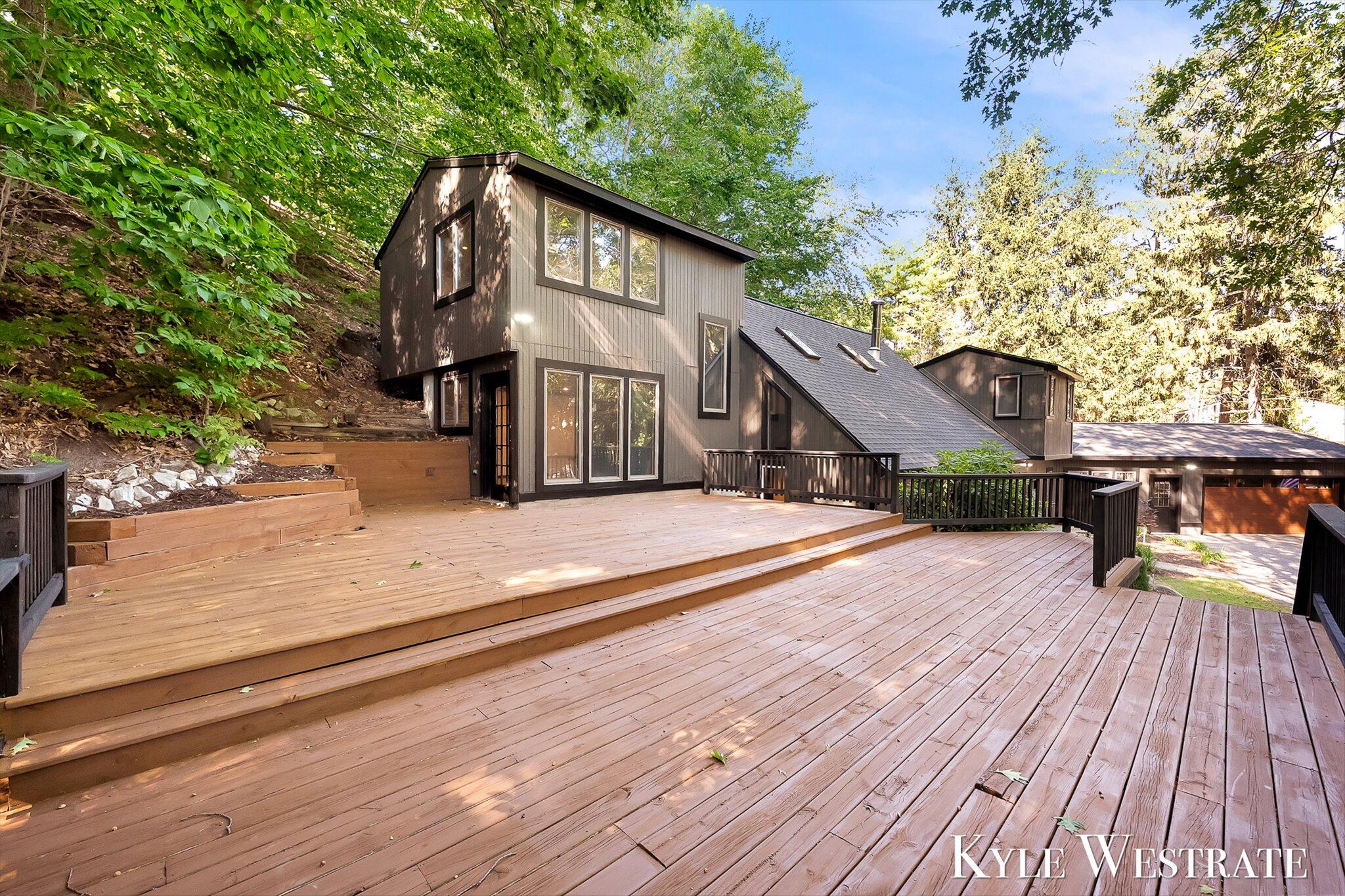 6093 Ridgeview Drive Norton Shores MI 49441