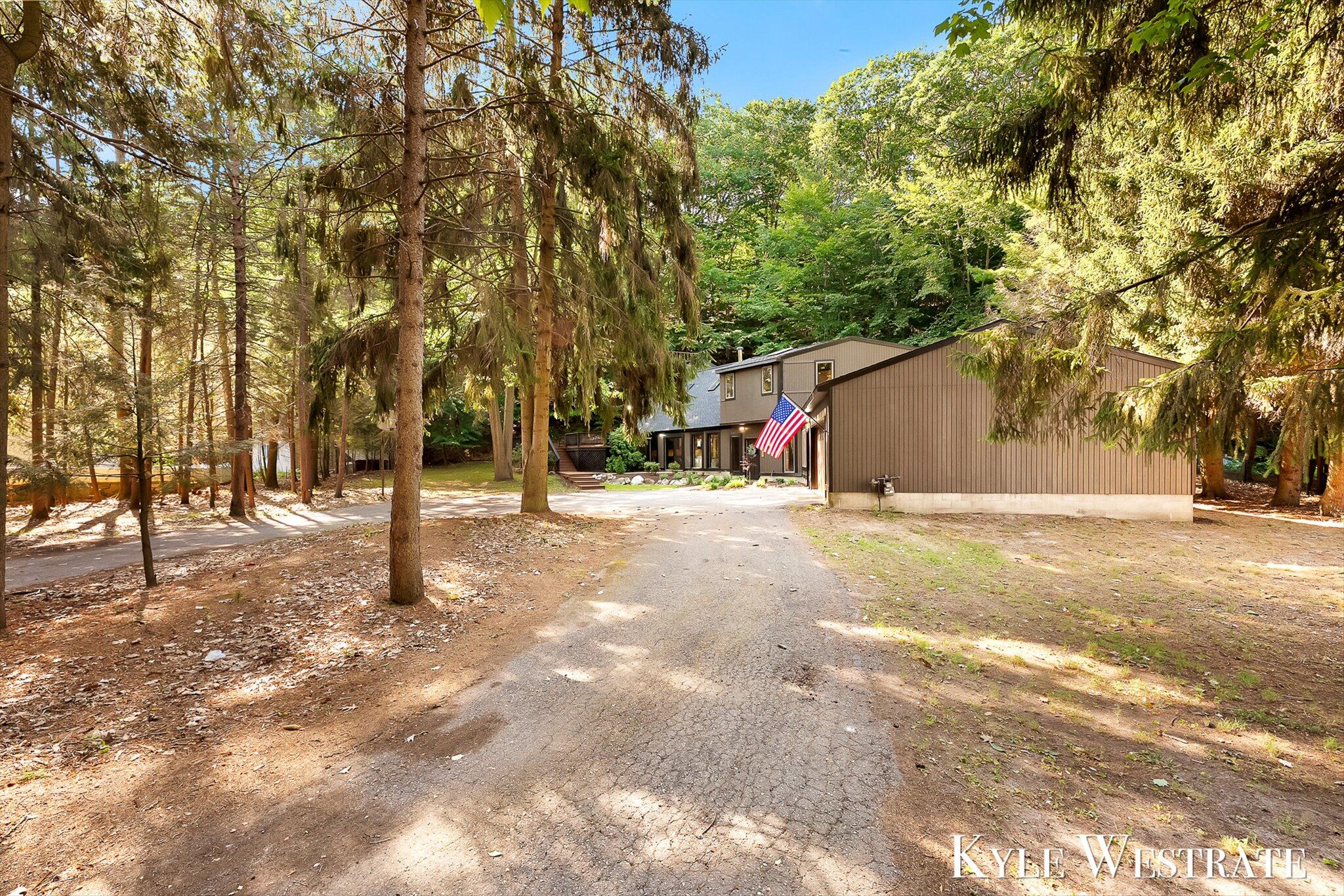 6093 Ridgeview Drive Norton Shores MI 49441