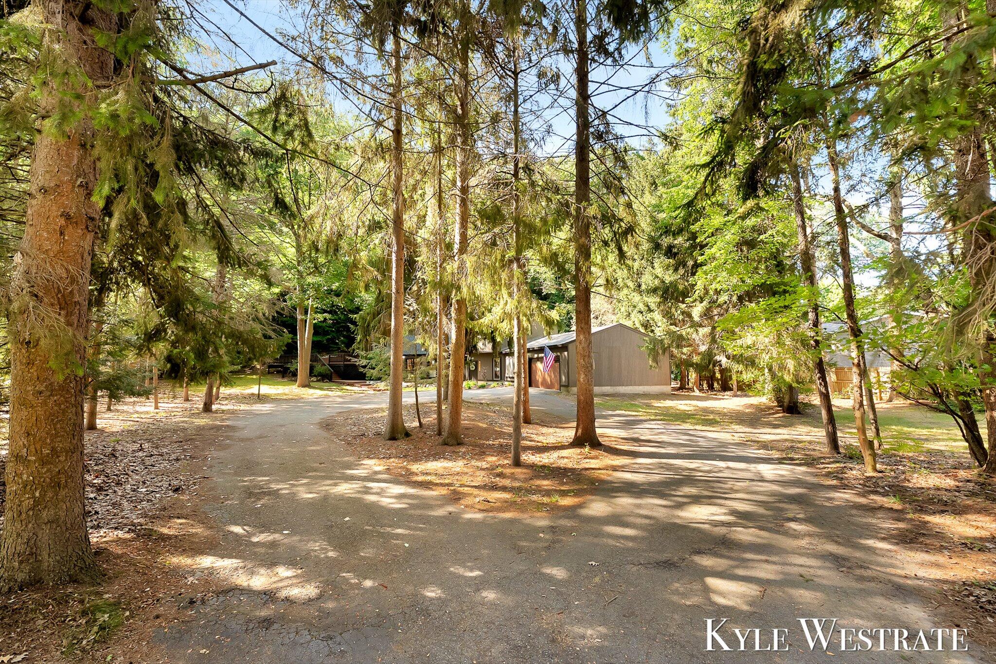 6093 Ridgeview Drive Norton Shores MI 49441
