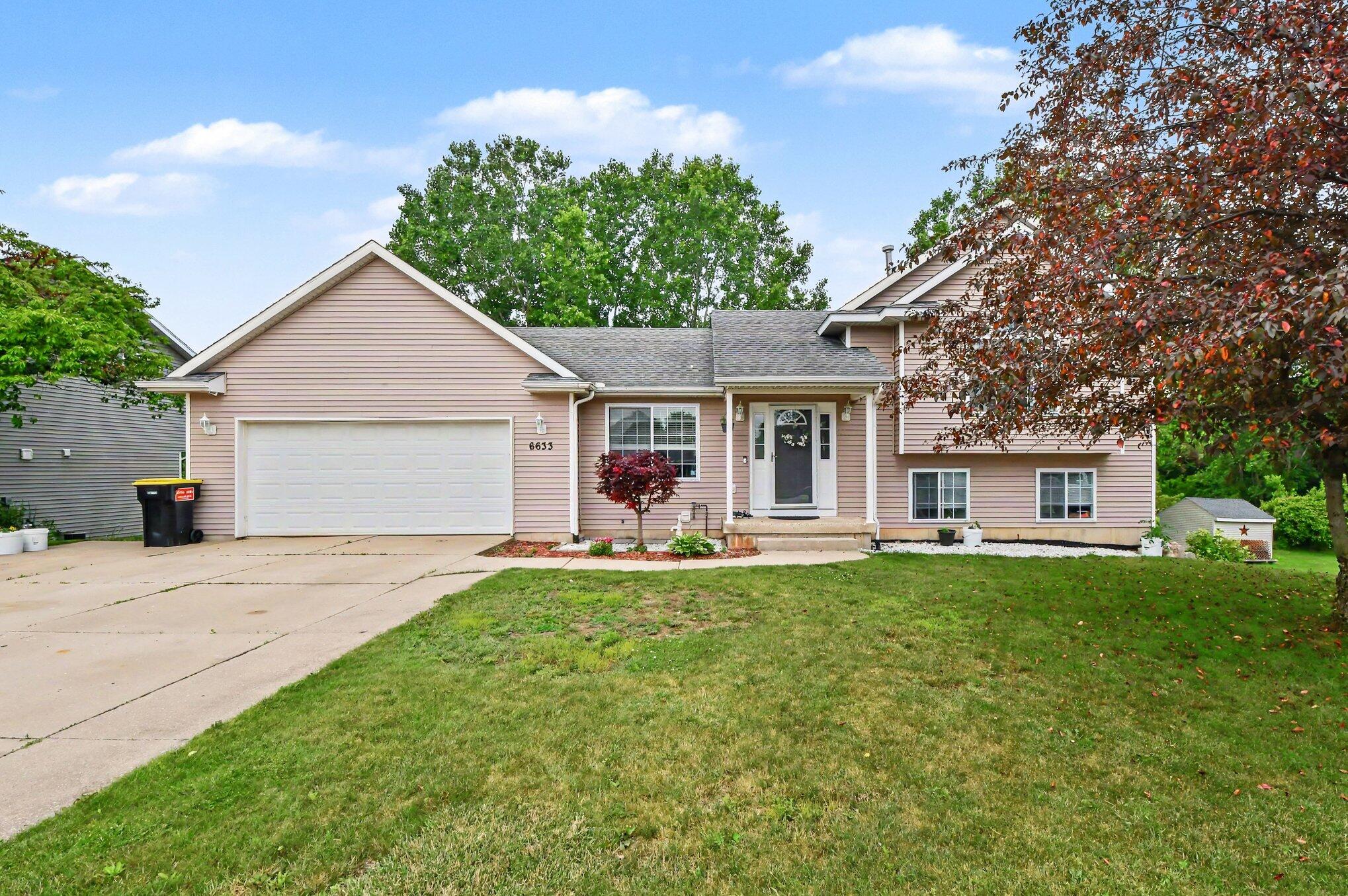 6633 Rye Grass Court SE Grand Rapids MI 49508